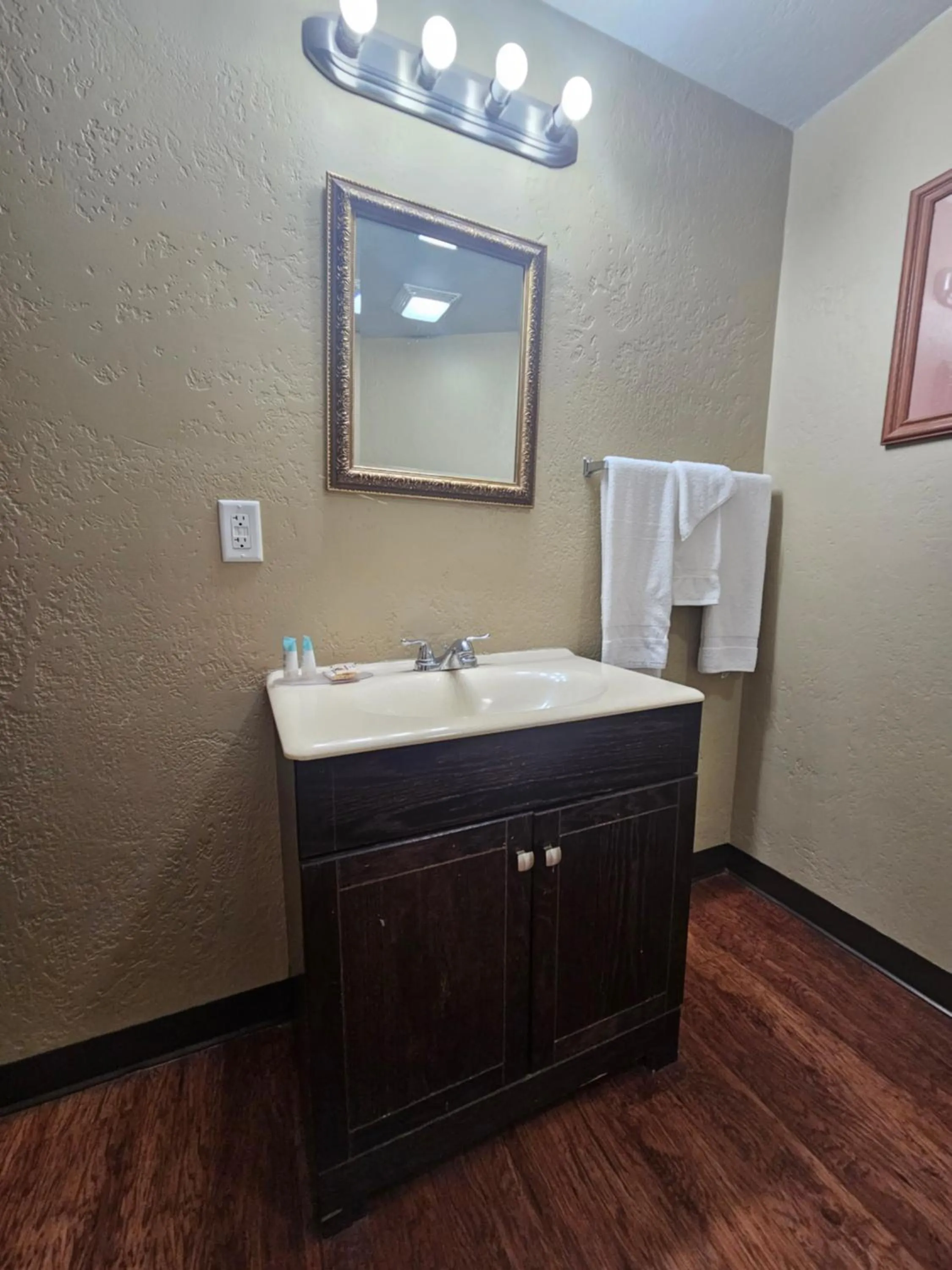 Bathroom in Redrock Country Inn