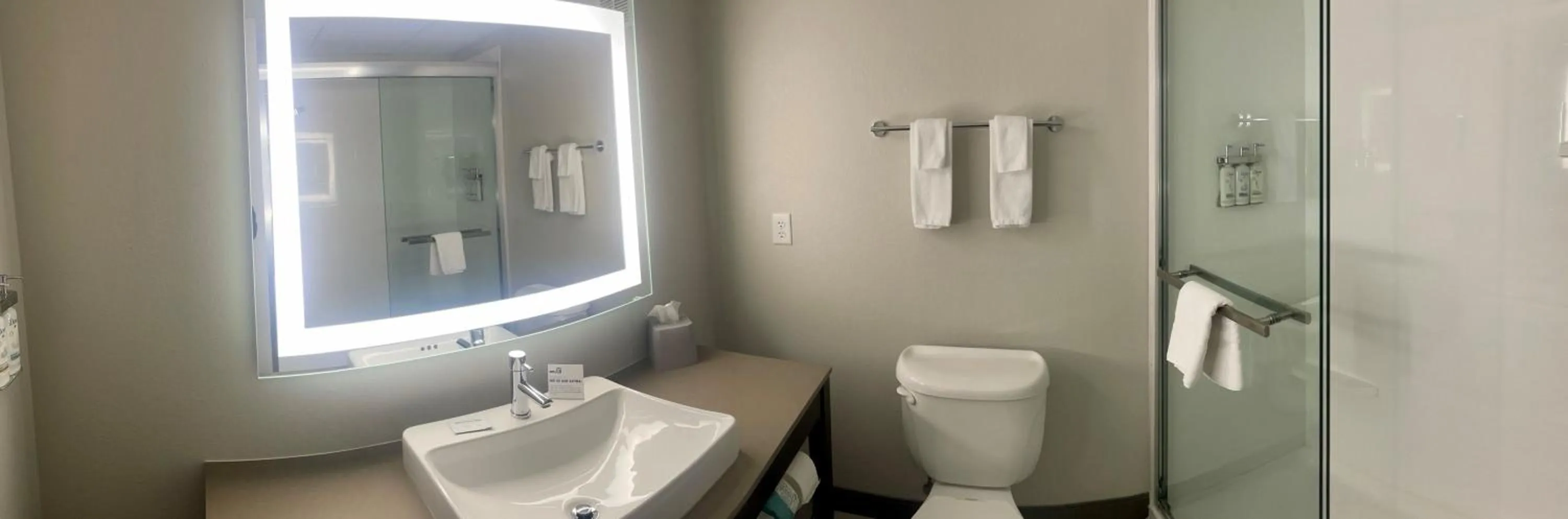 Bathroom in Holiday Inn Express & Suites Marquette by IHG
