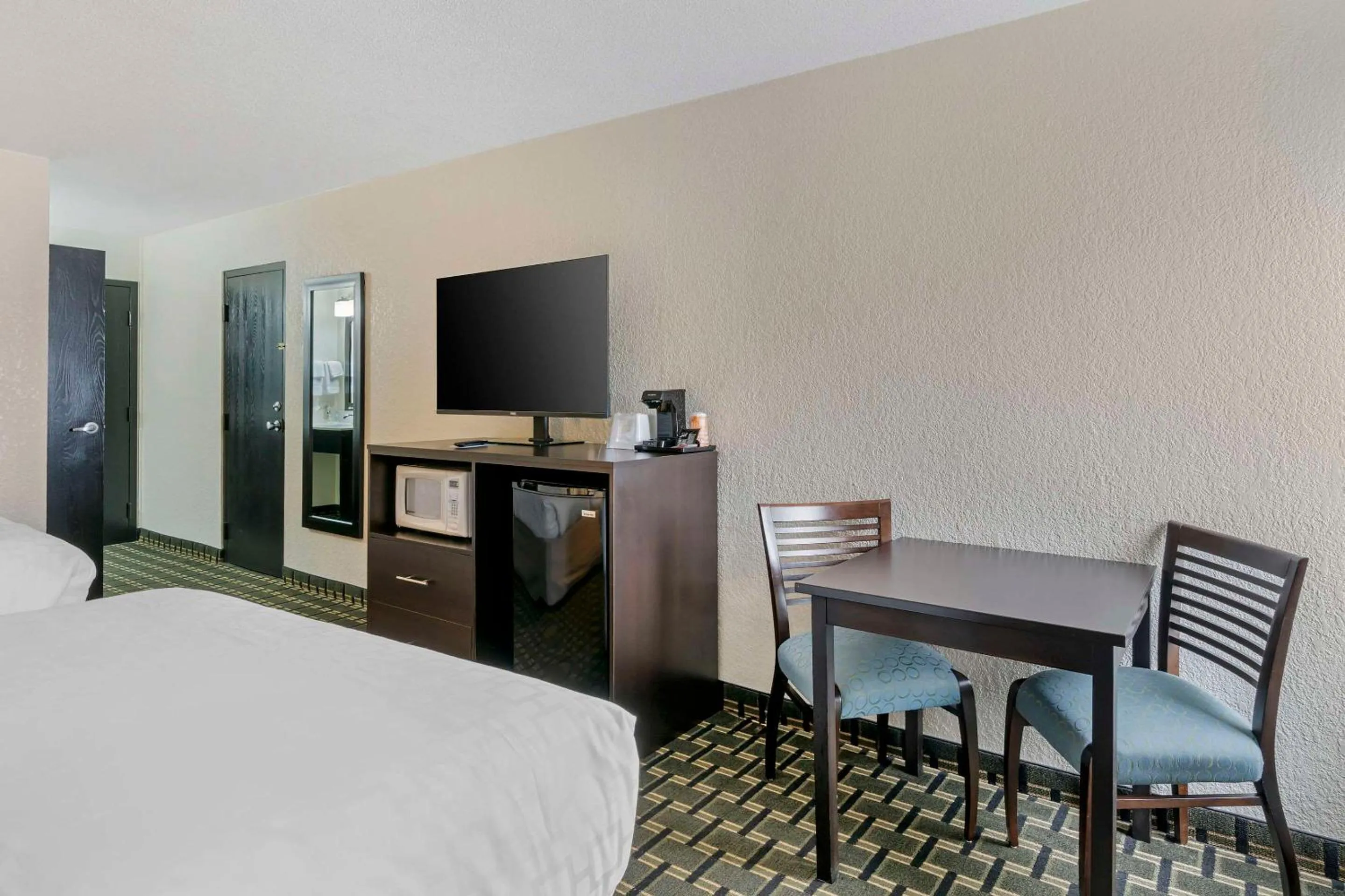 Bedroom, Bed in Clarion Pointe