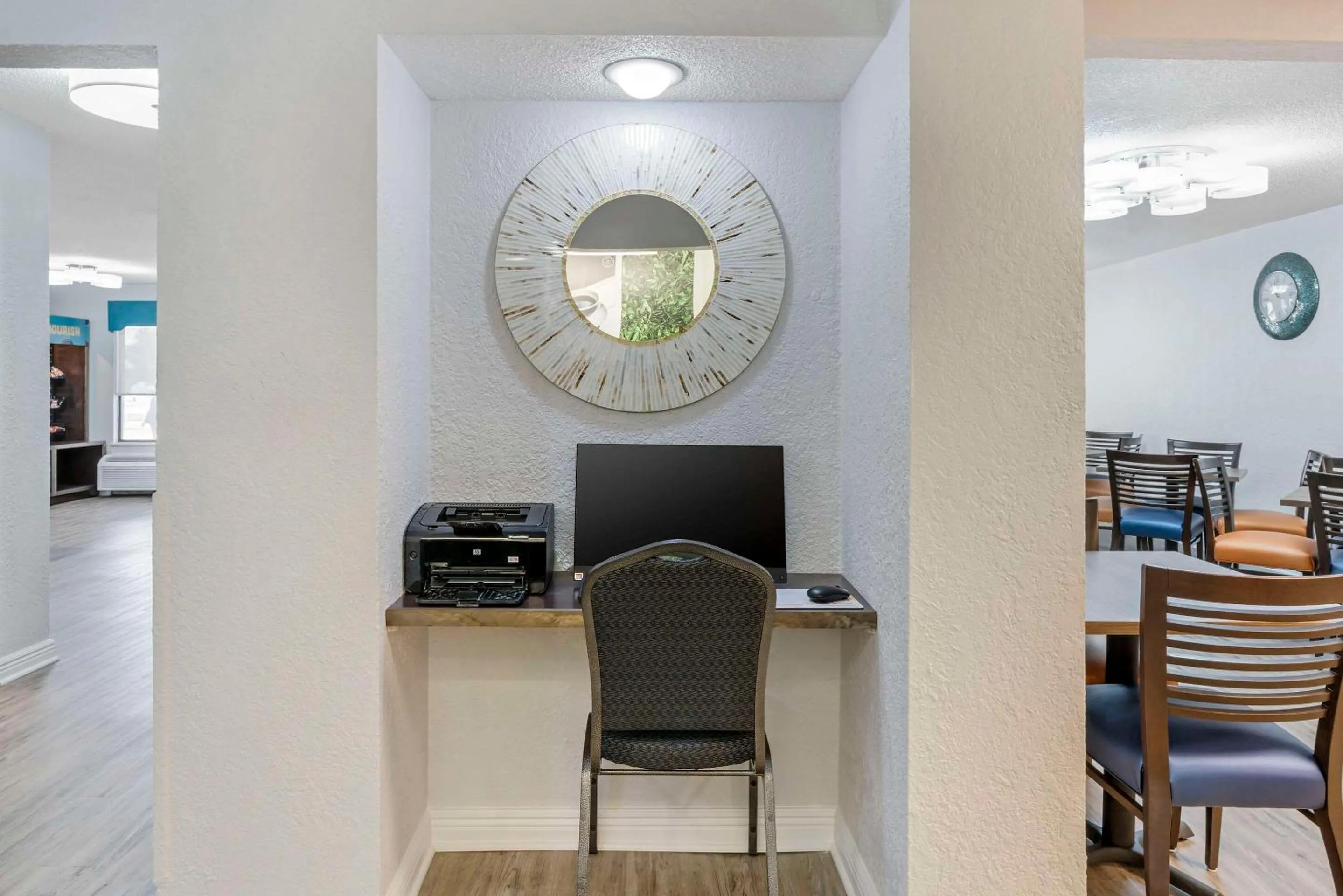 Business facilities in Clarion Pointe