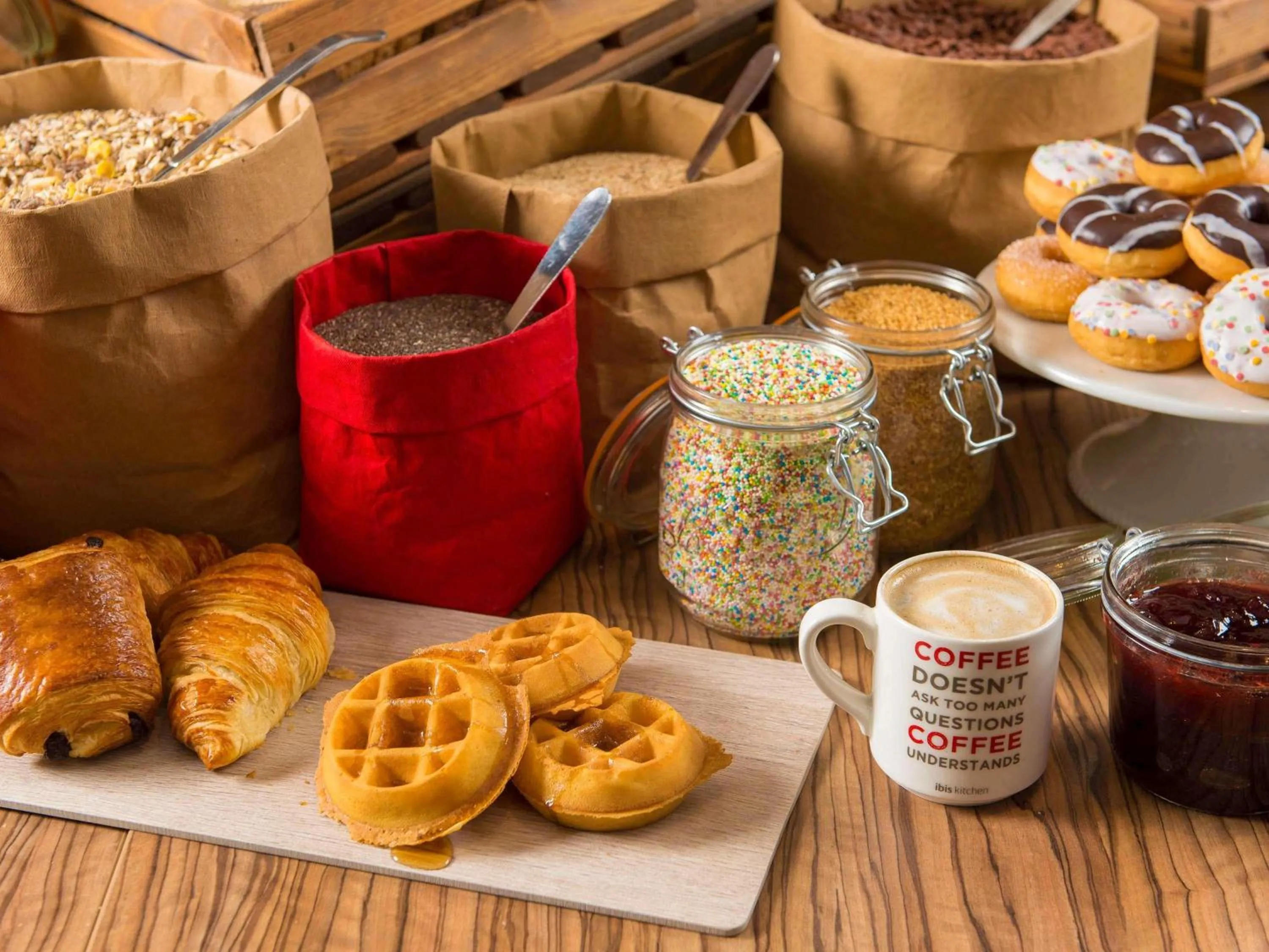 Breakfast in ibis Clichy Centre Mairie