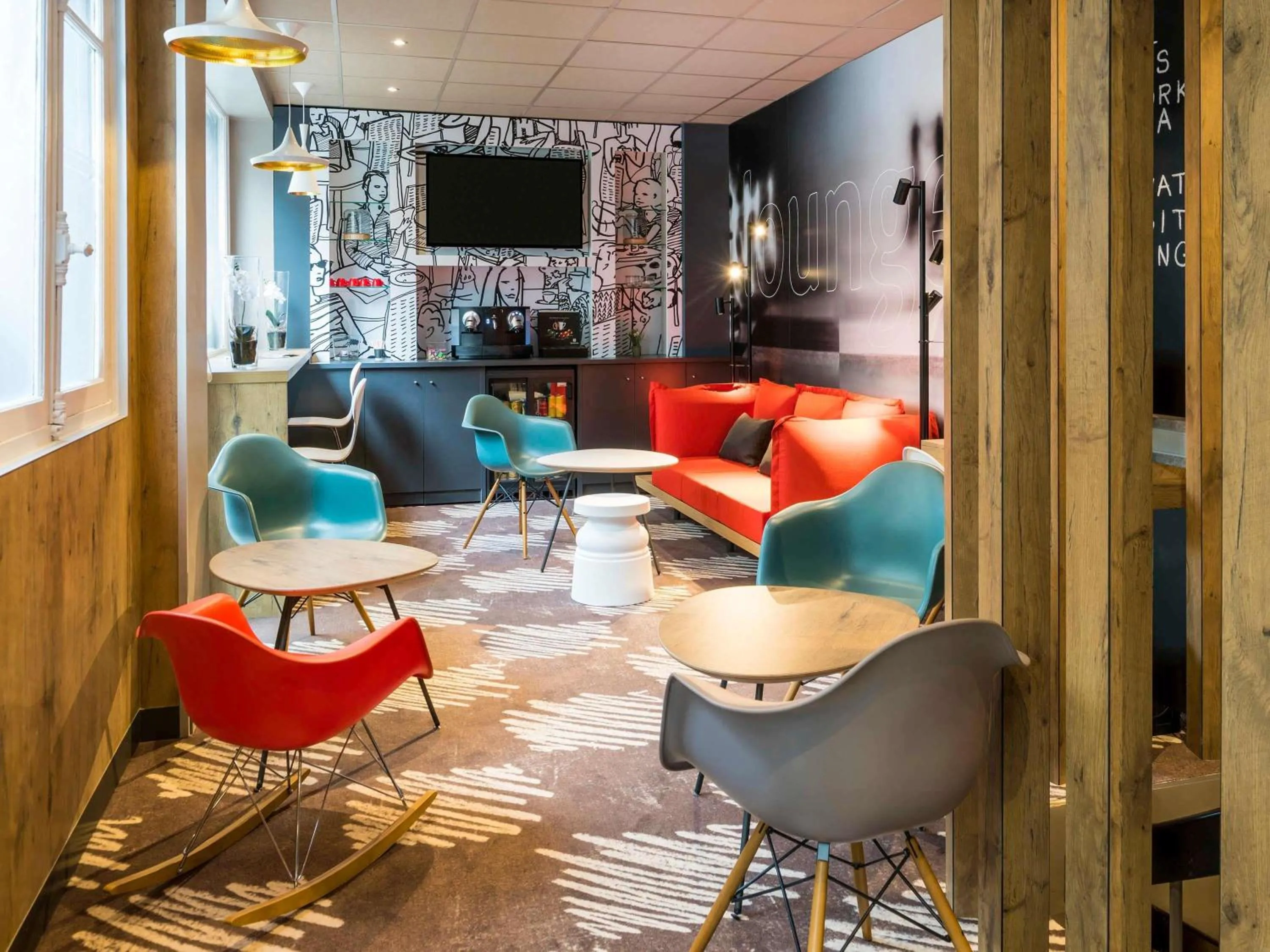 Property building in ibis Clichy Centre Mairie