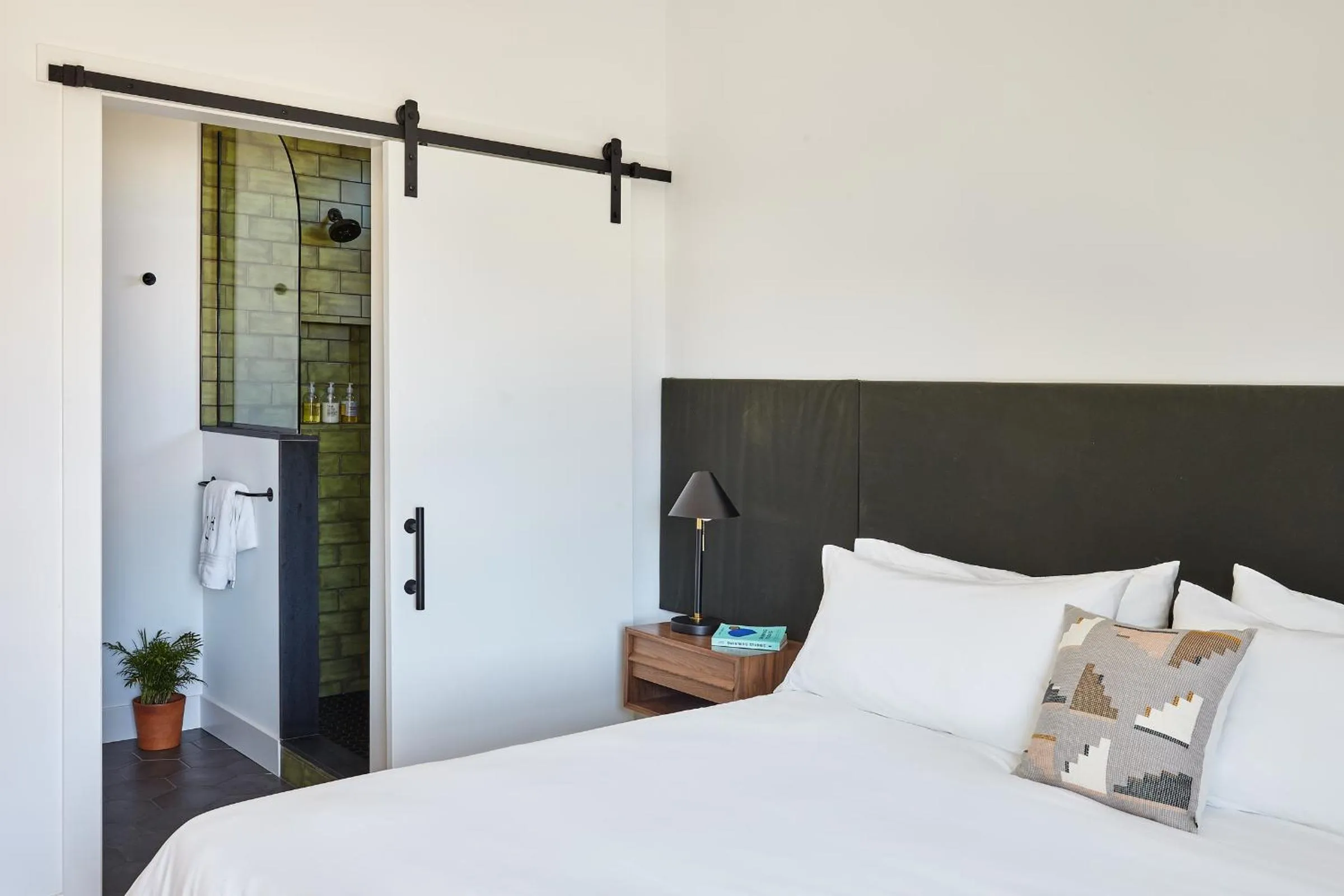 Bed in Lokal Hotel Cape May