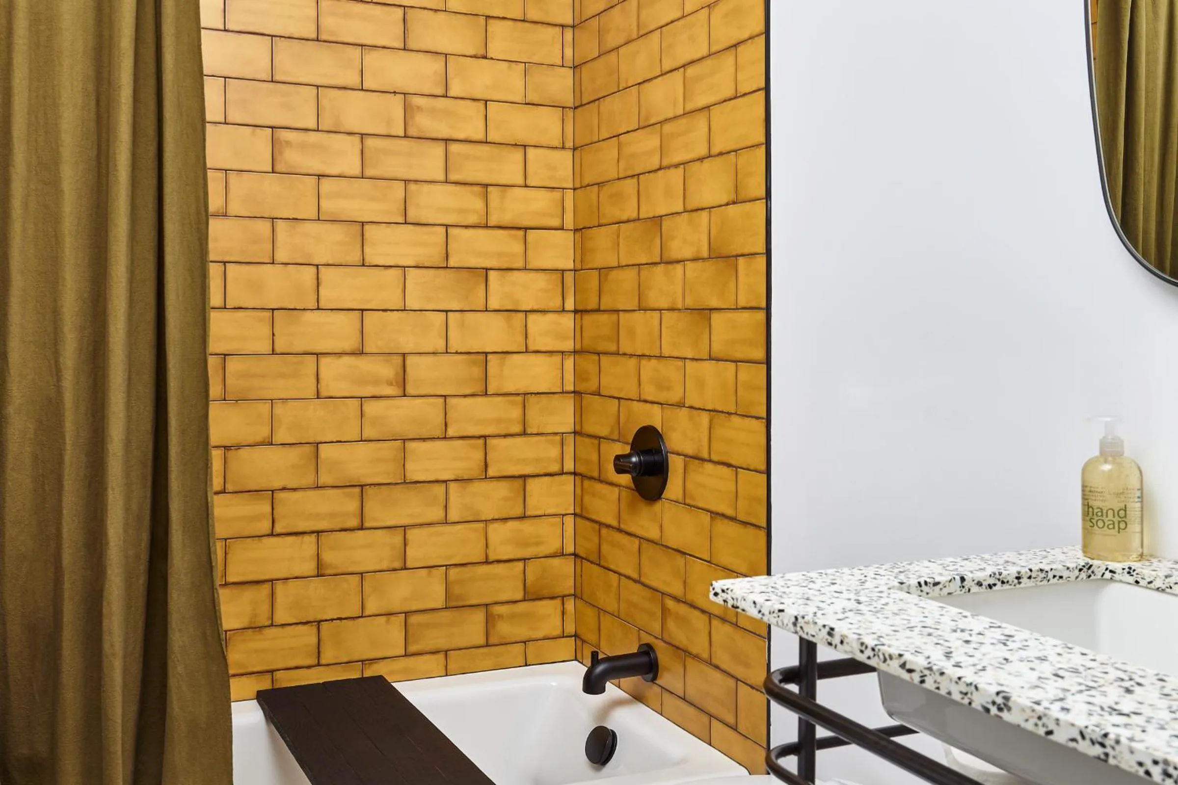 Shower in Lokal Hotel Cape May