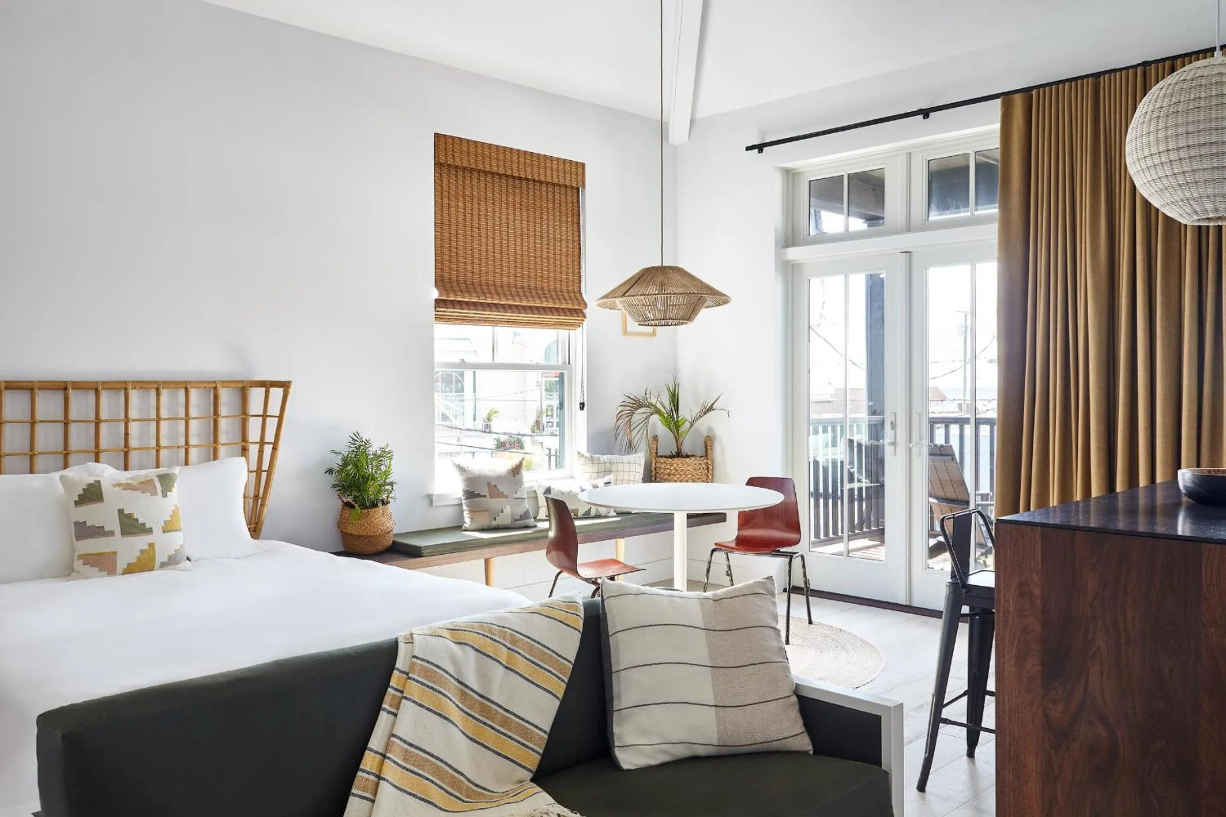 Living room, Bed in Lokal Hotel Cape May