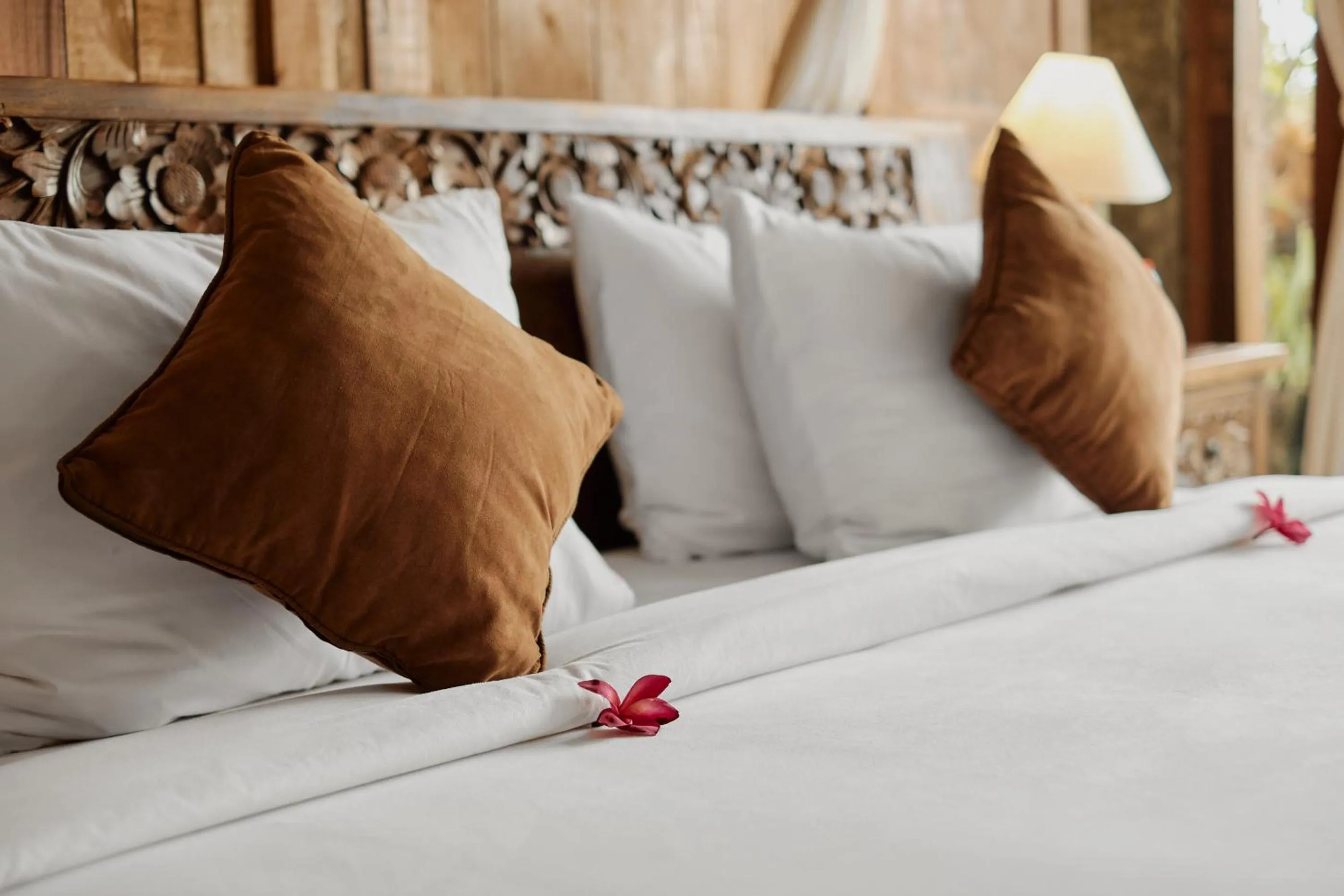 Bed in Moringa Ubud Villa