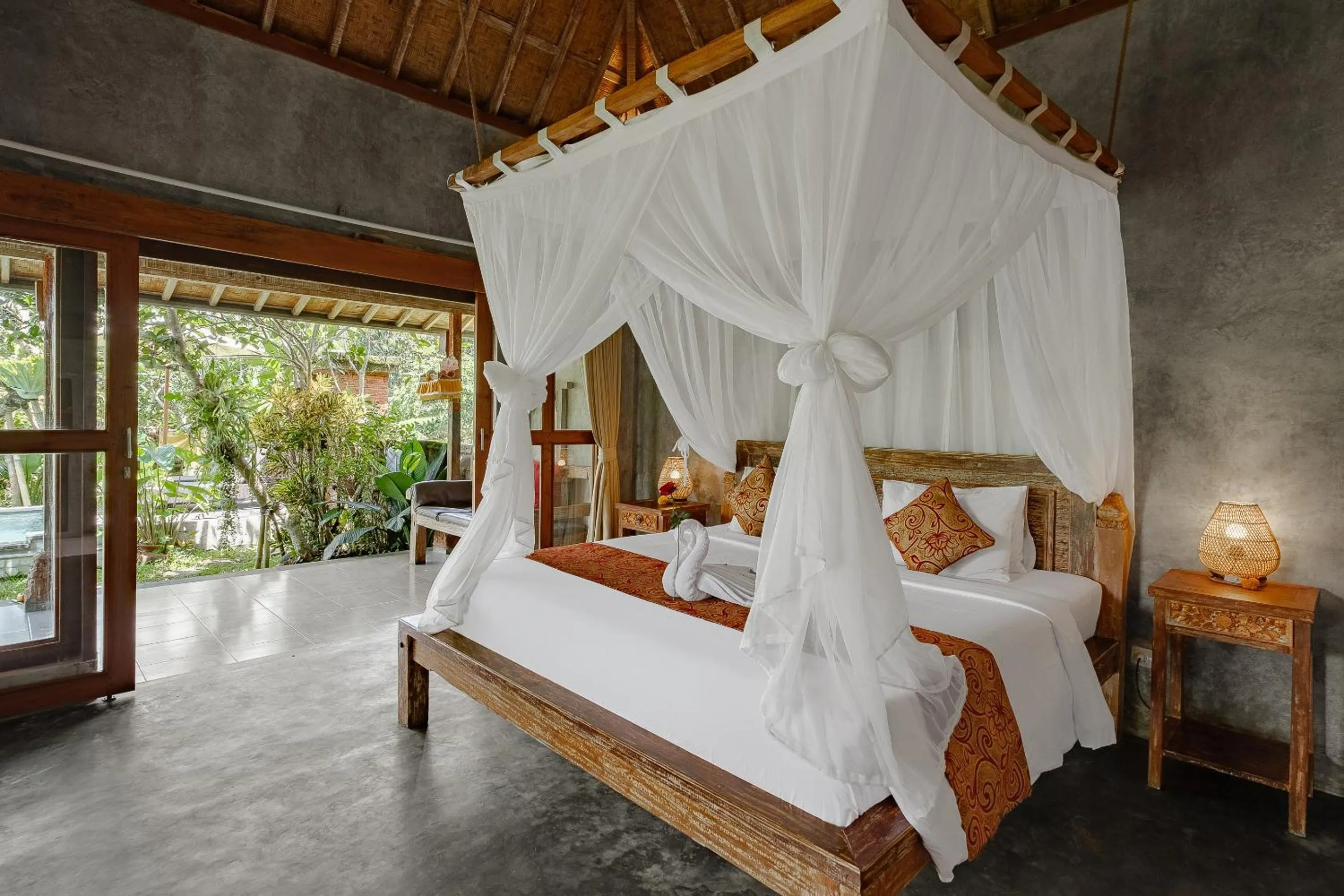 Bed in Moringa Ubud Villa
