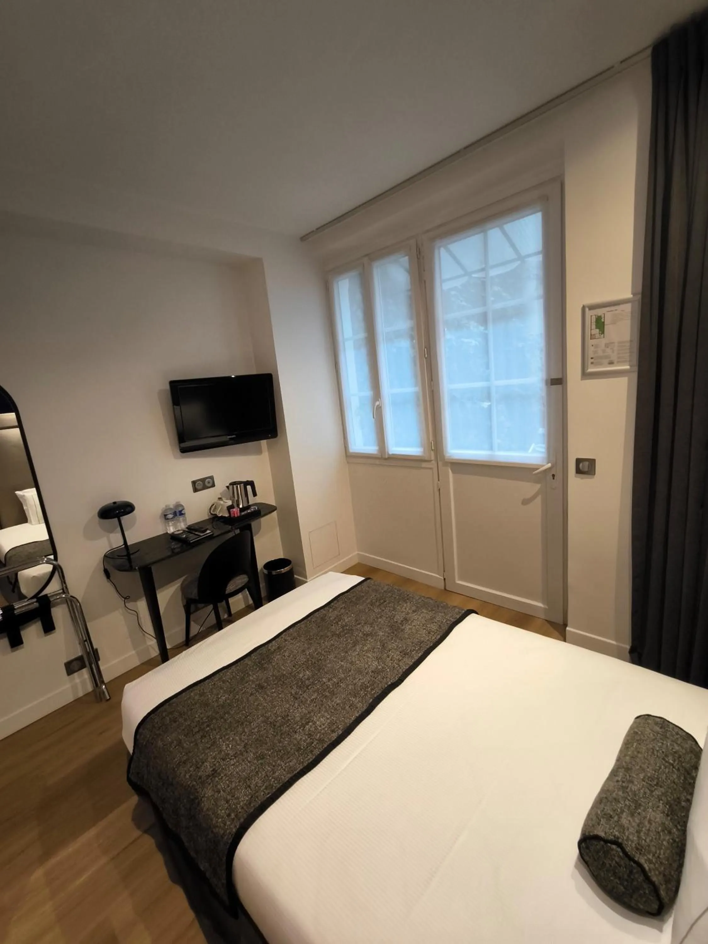 Bed in Acacias Etoile