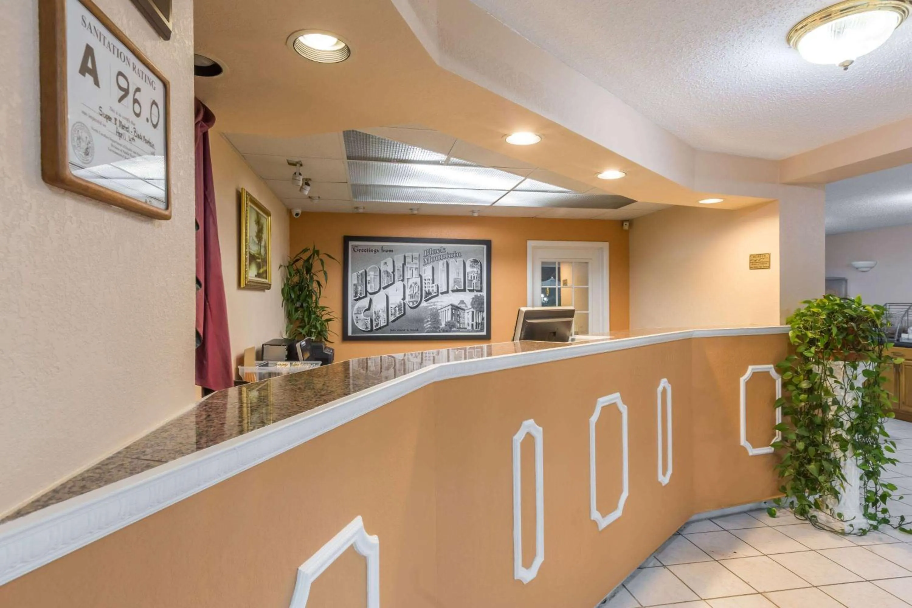 Lobby or reception in Super 8 by Wyndham Black Mountain