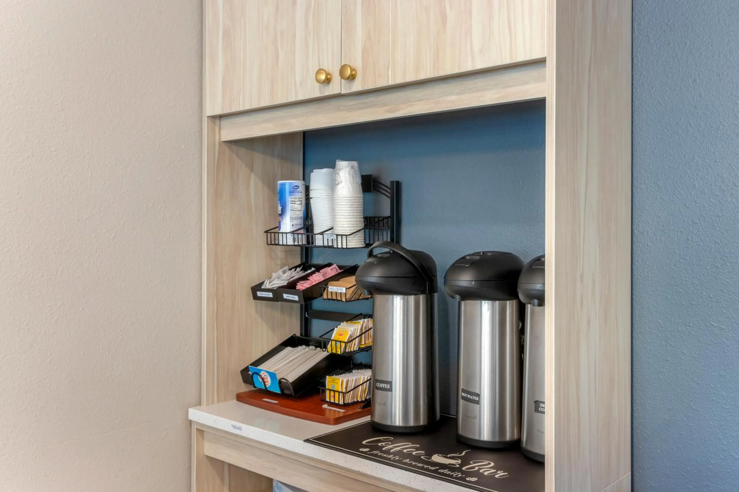 Coffee/tea facilities in MainStay Suites Little Rock West Near Medical Centers