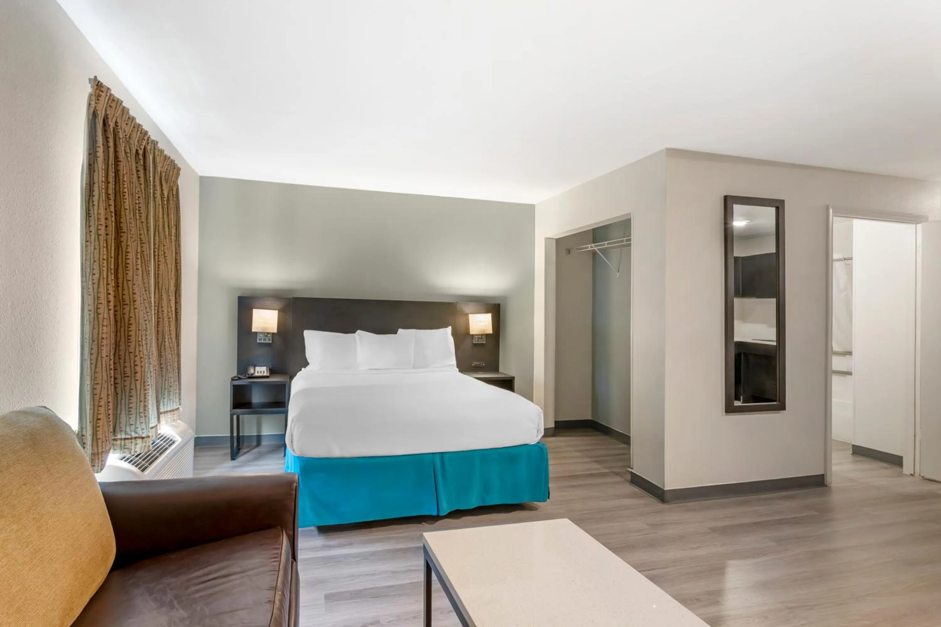 Bedroom, Bed in MainStay Suites Little Rock West Near Medical Centers