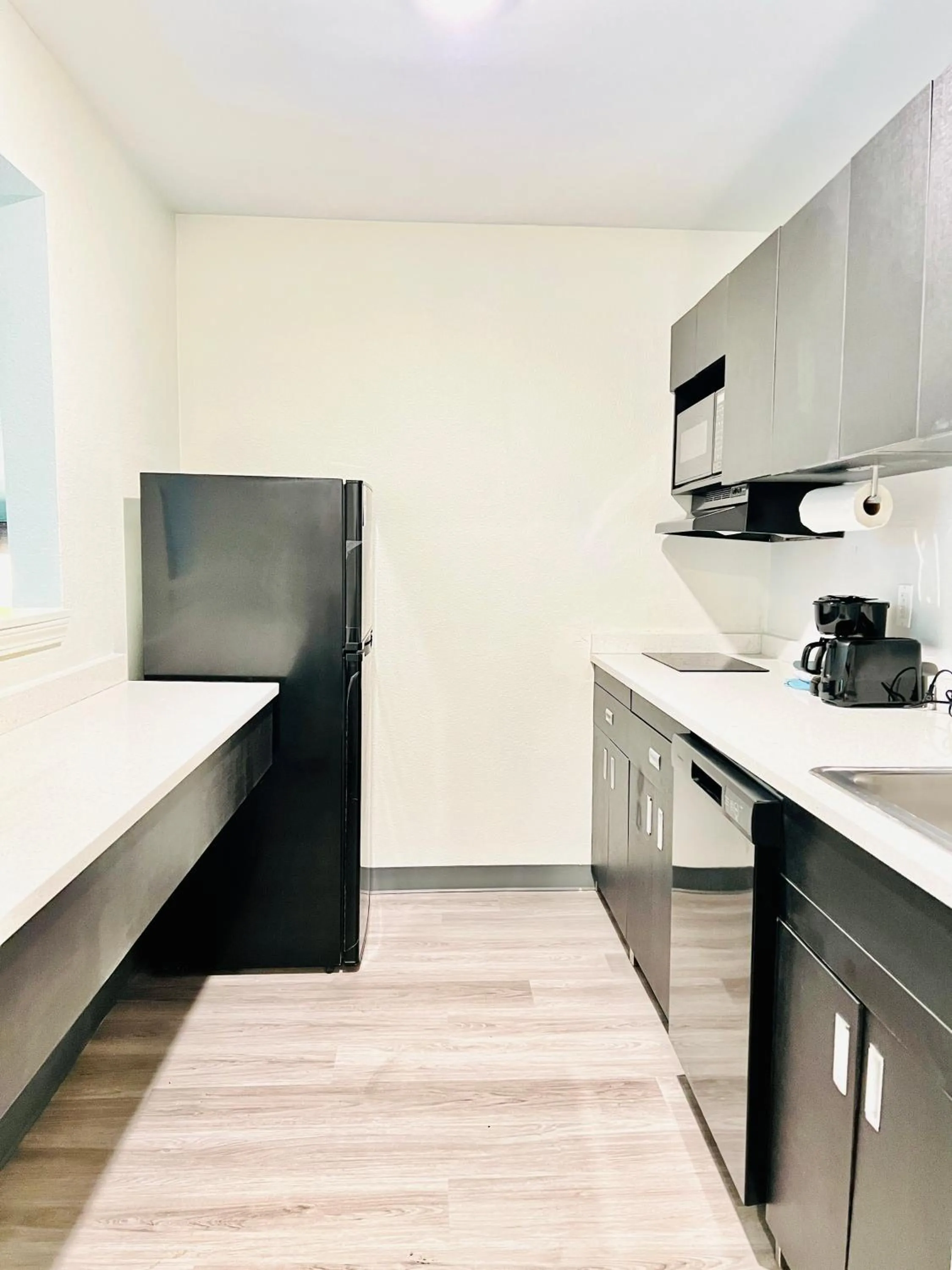 Kitchen or kitchenette in MainStay Suites Little Rock West Near Medical Centers