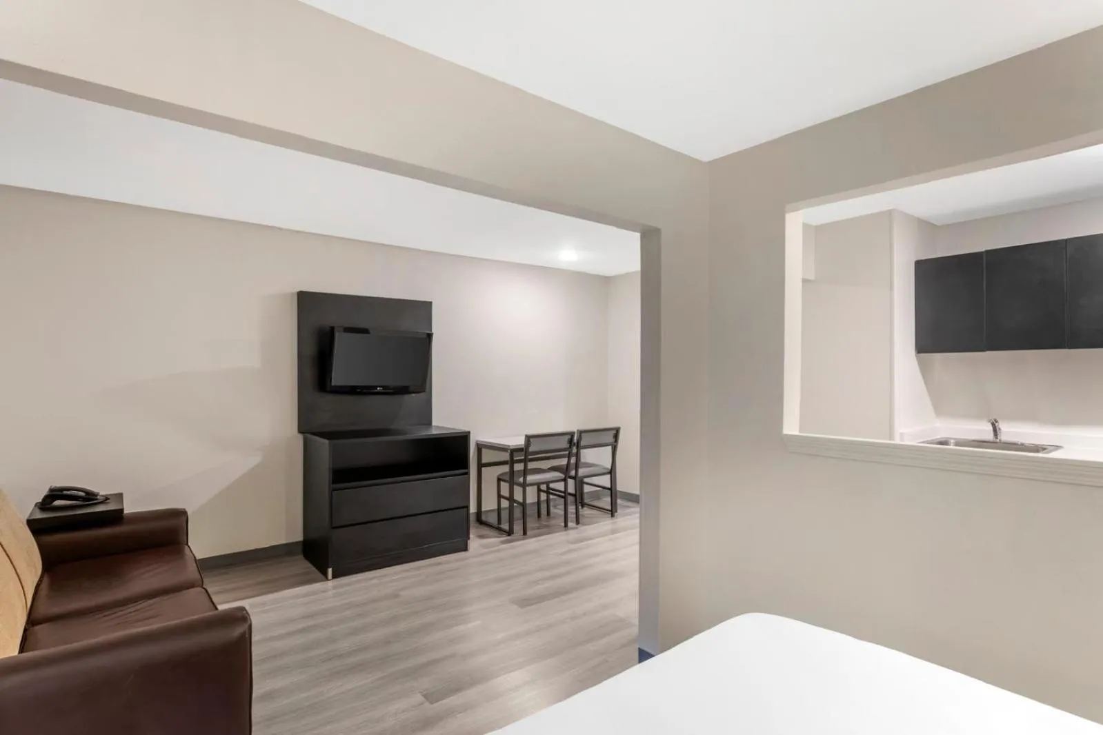 Bedroom, Bed in MainStay Suites Little Rock West Near Medical Centers