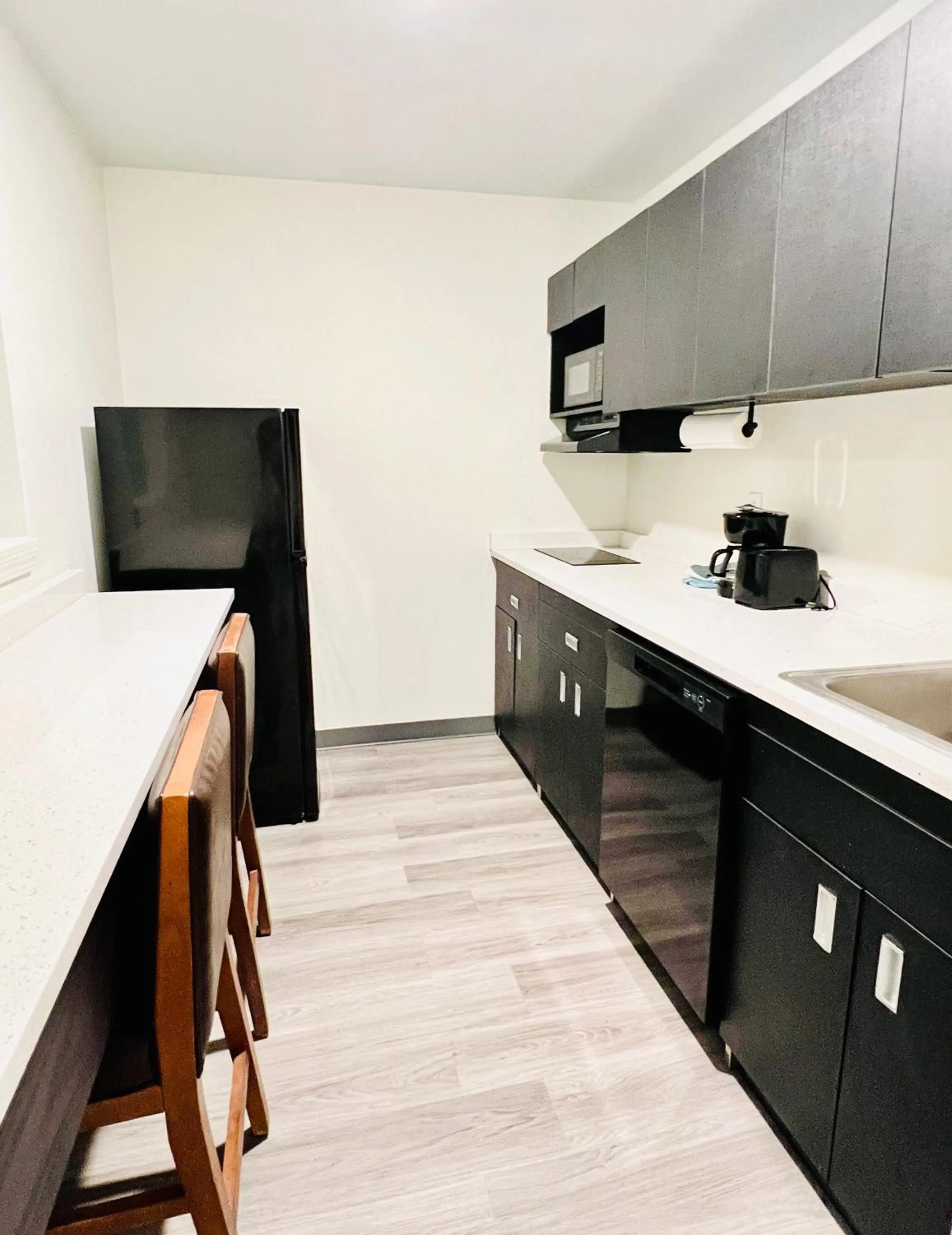 Kitchen or kitchenette in MainStay Suites Little Rock West Near Medical Centers
