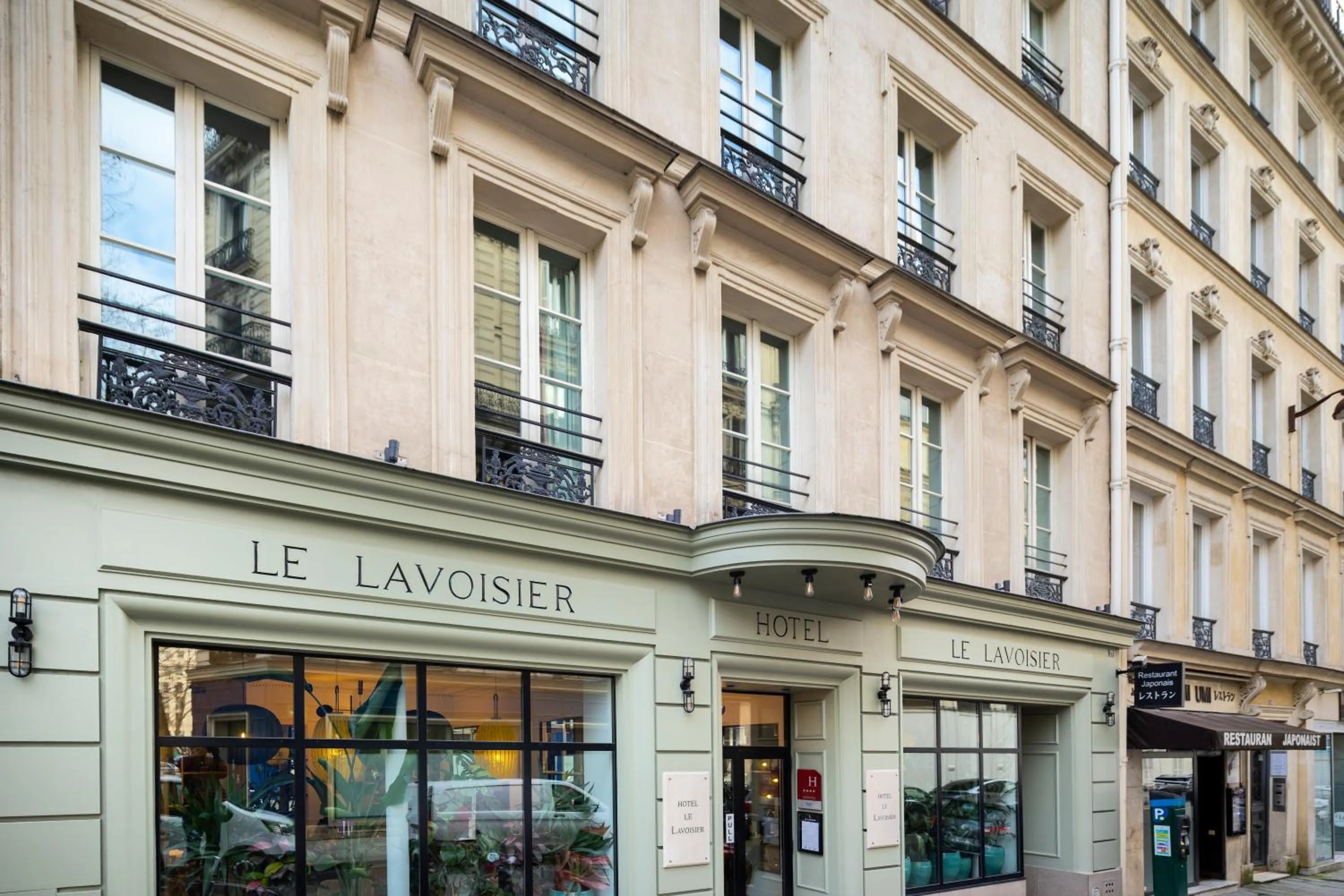 Property building in Hôtel Le Lavoisier & Spa