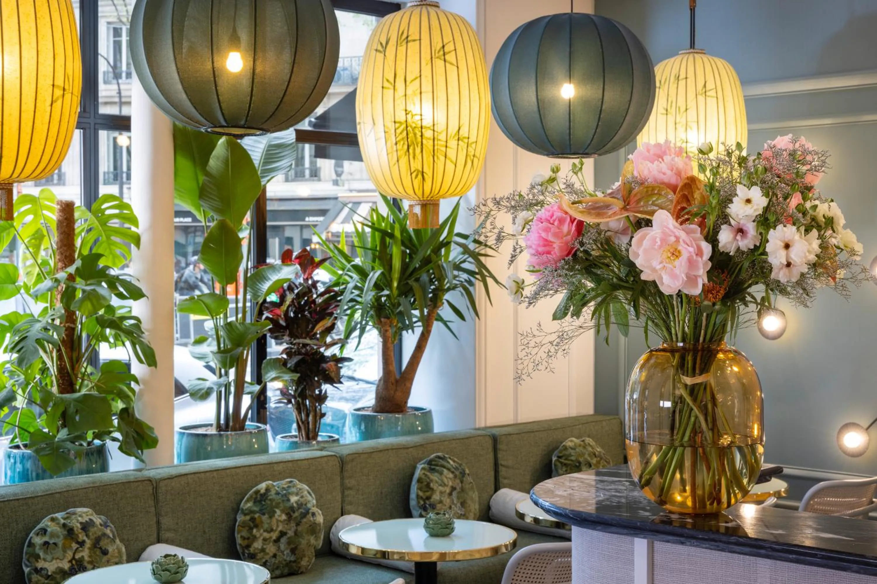 Lobby or reception in Hôtel Le Lavoisier & Spa