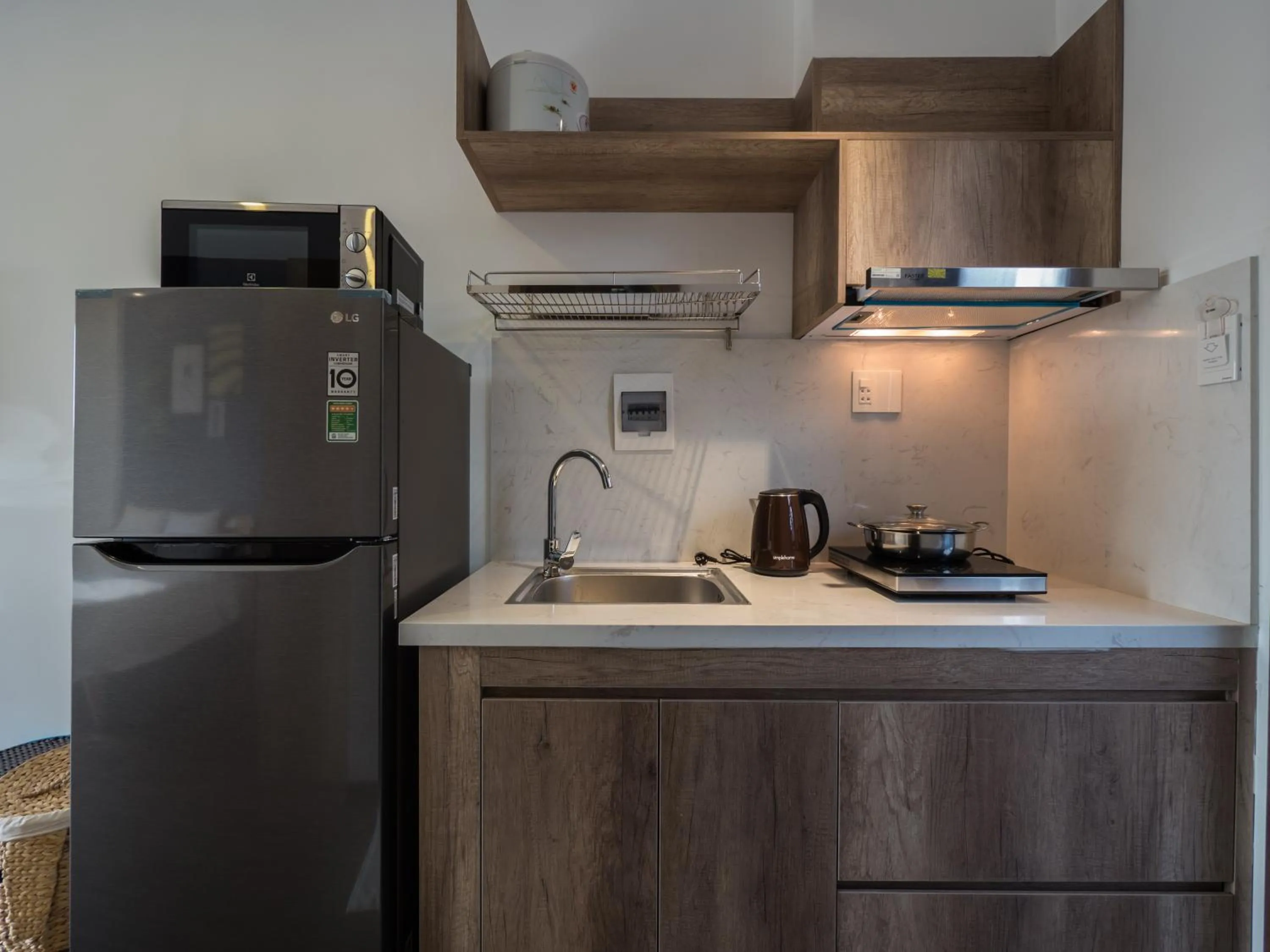 Coffee/tea facilities in Wings House