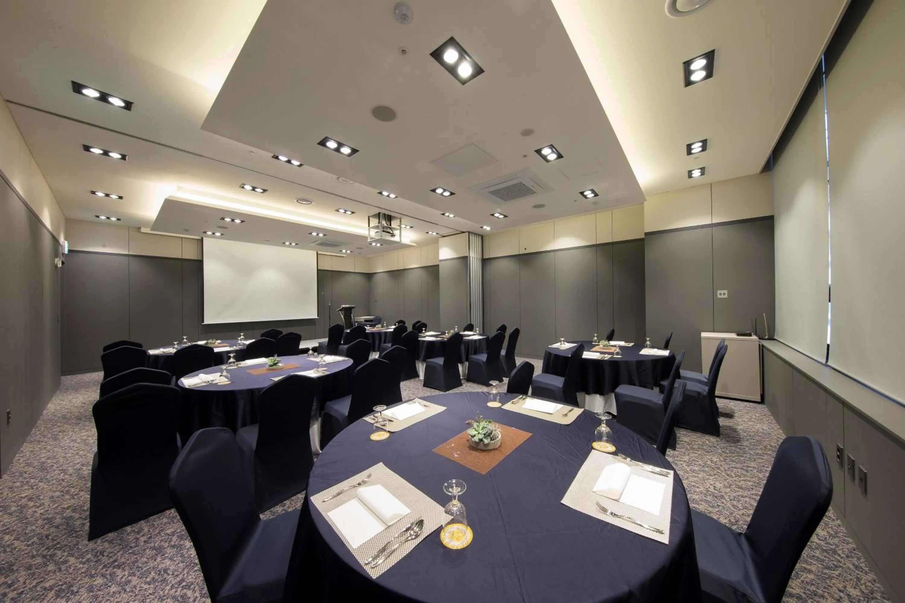 Banquet/Function facilities in Ramada by Wyndham Daejeon