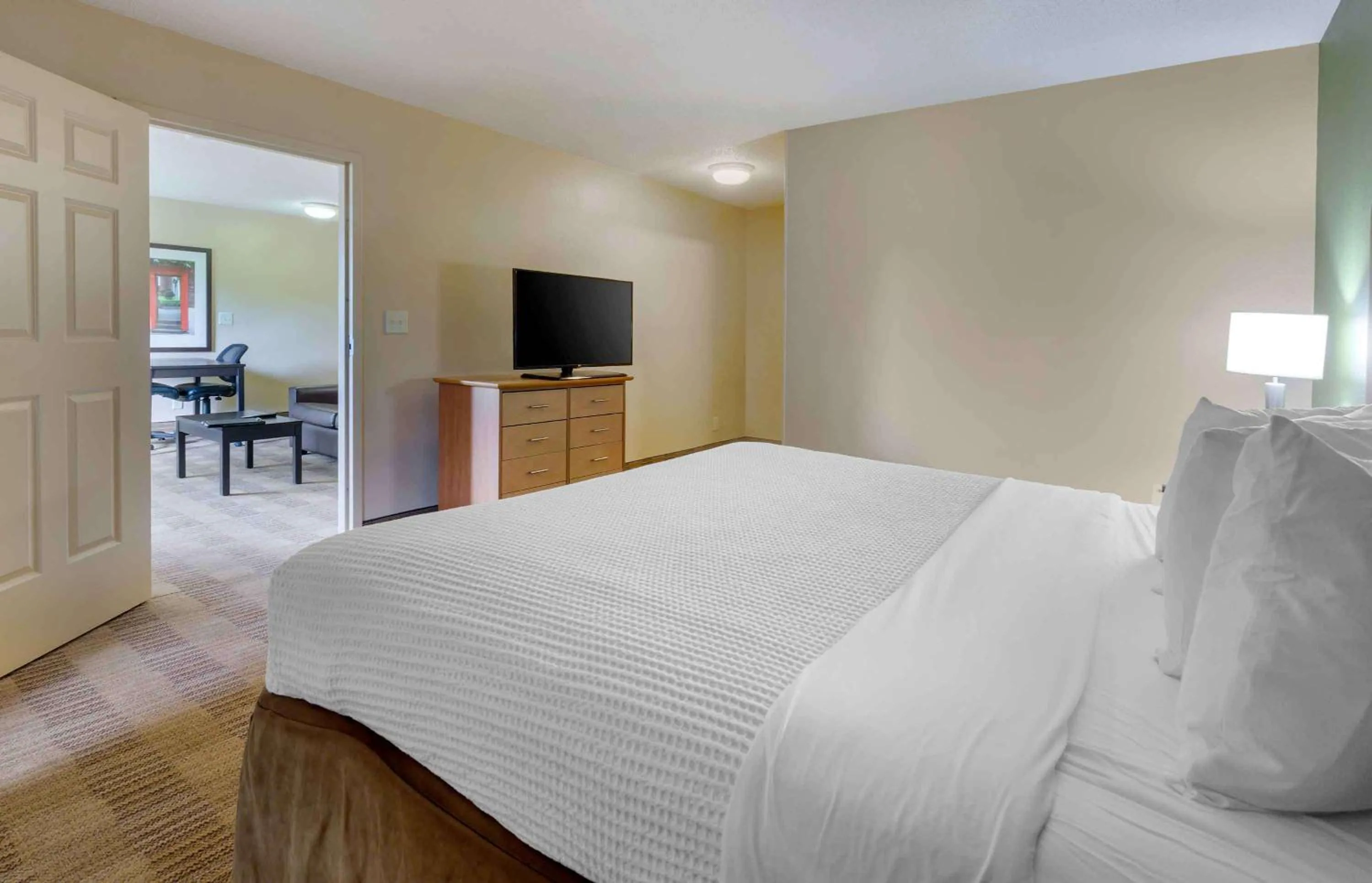 Bedroom, Bed in Extended Stay America Suites - Houston - Med Ctr - NRG Park - Kirby