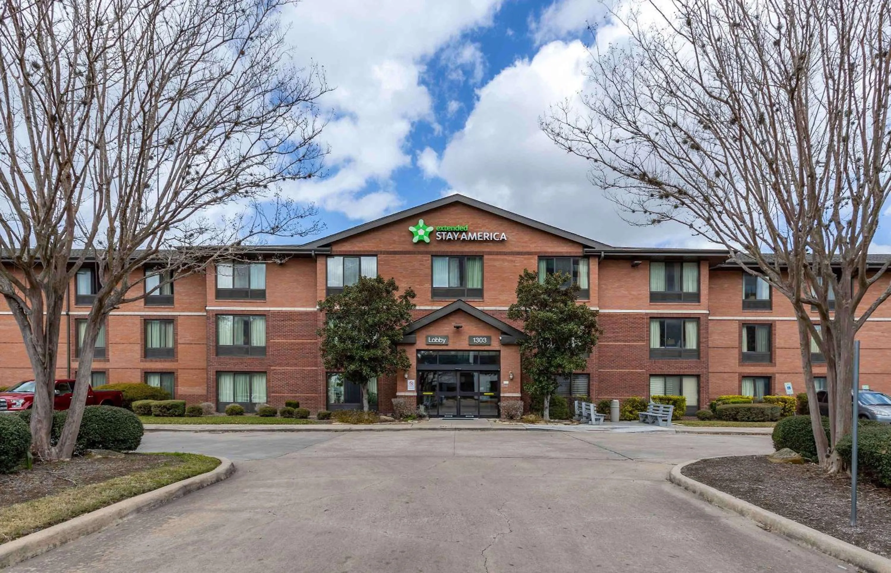 Property building in Extended Stay America Suites - Houston - Med Ctr - NRG Park - Kirby