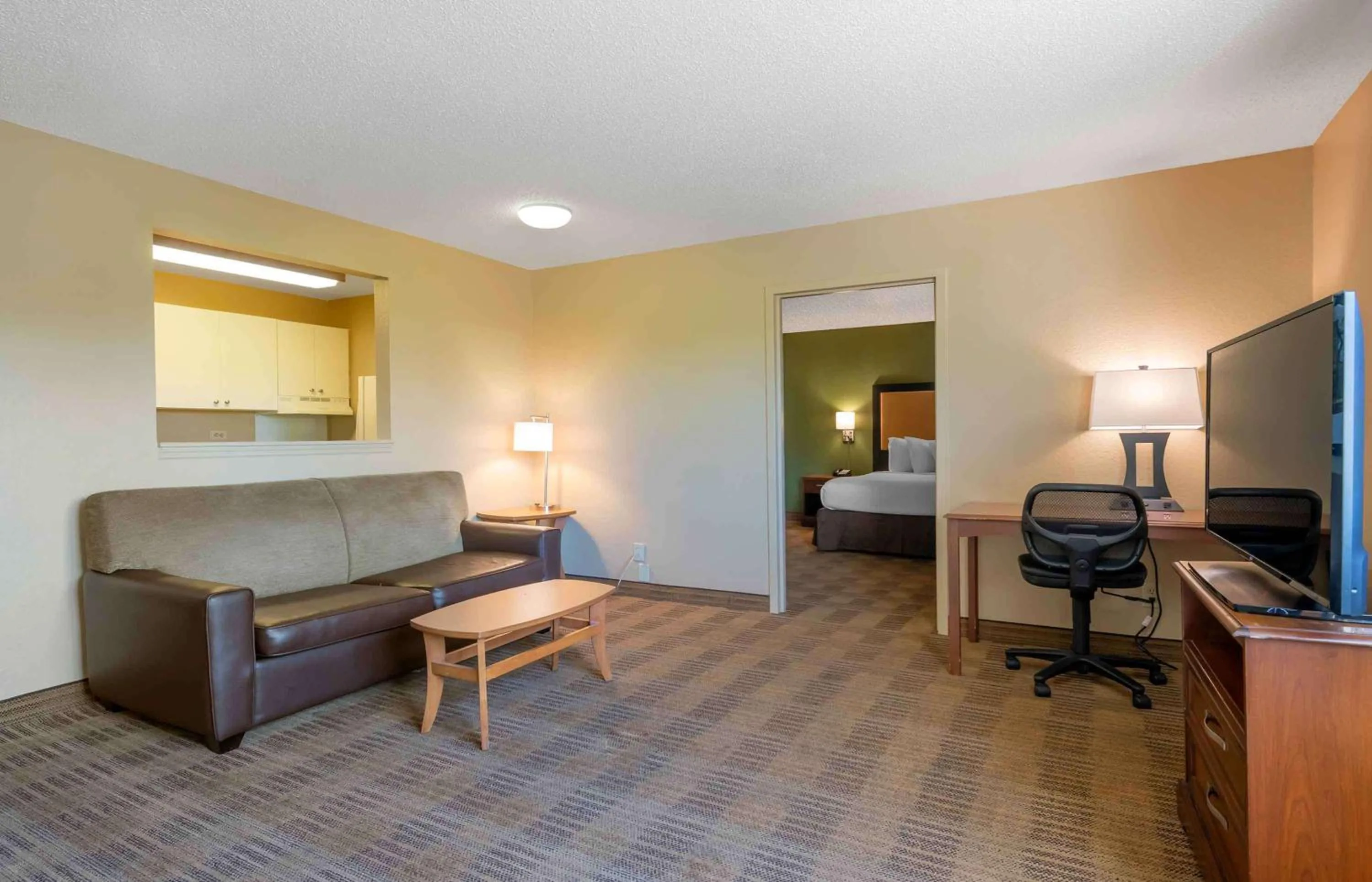 Bedroom, Bed in Extended Stay America Suites - Houston - Med Ctr - NRG Park - Kirby