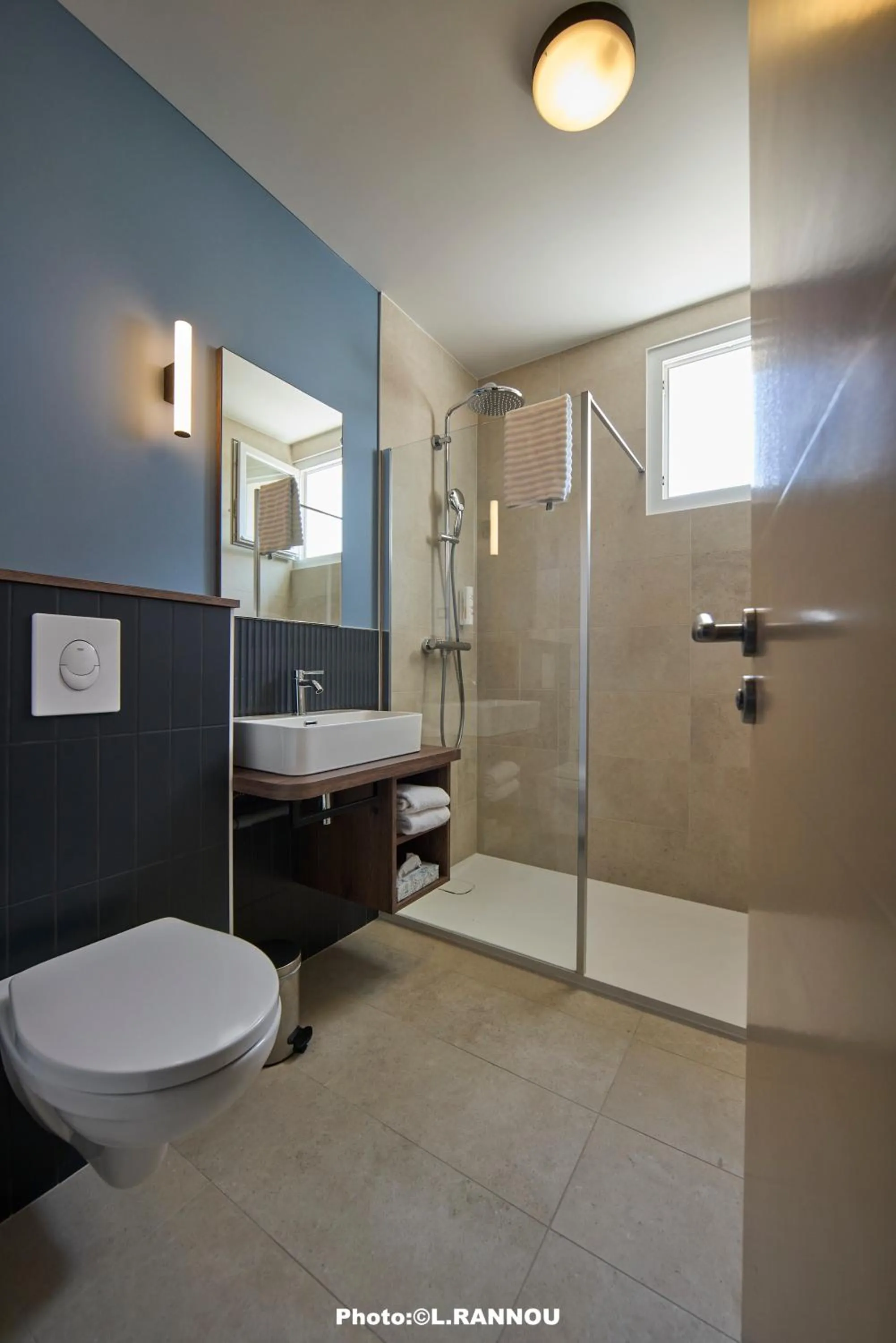 Bathroom in Quality Hotel La Marebaudière Vannes Centre