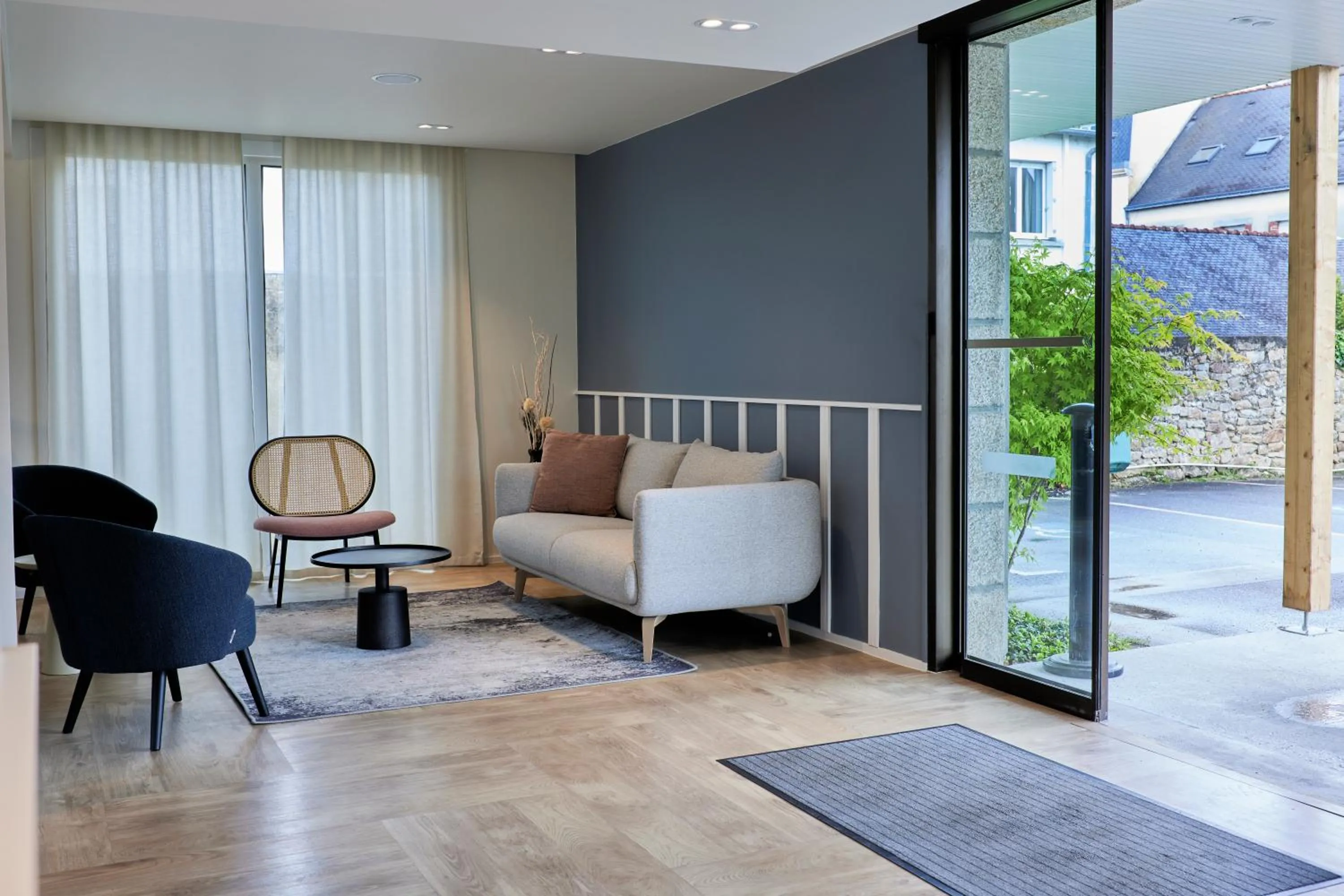 Lobby or reception in Quality Hotel La Marebaudière Vannes Centre