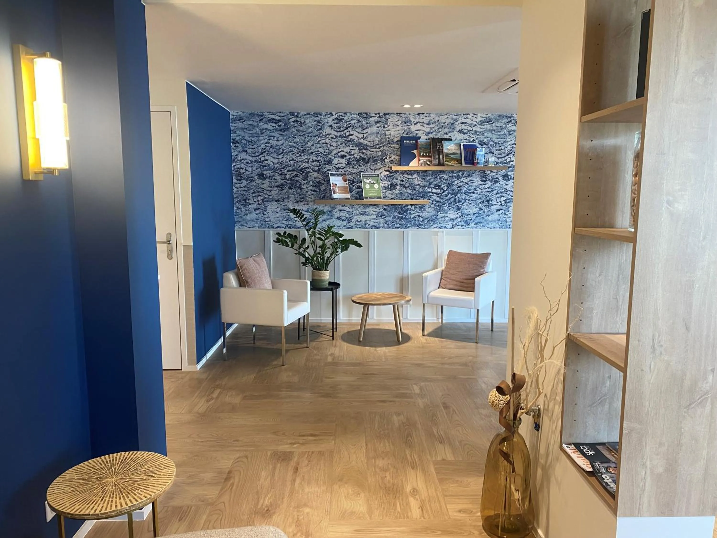 Living room in Quality Hotel La Marebaudière Vannes Centre