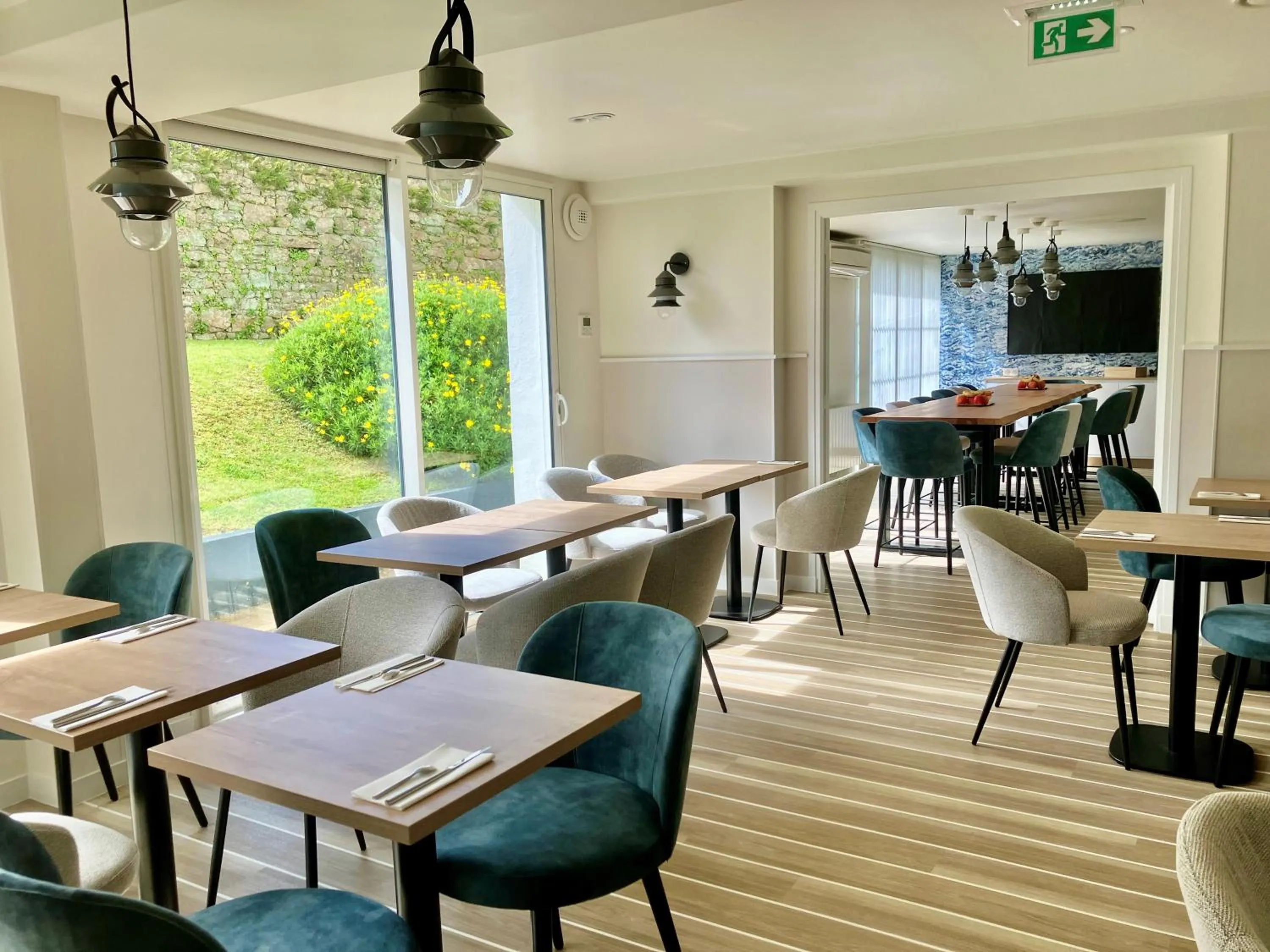 Breakfast in Quality Hotel La Marebaudière Vannes Centre