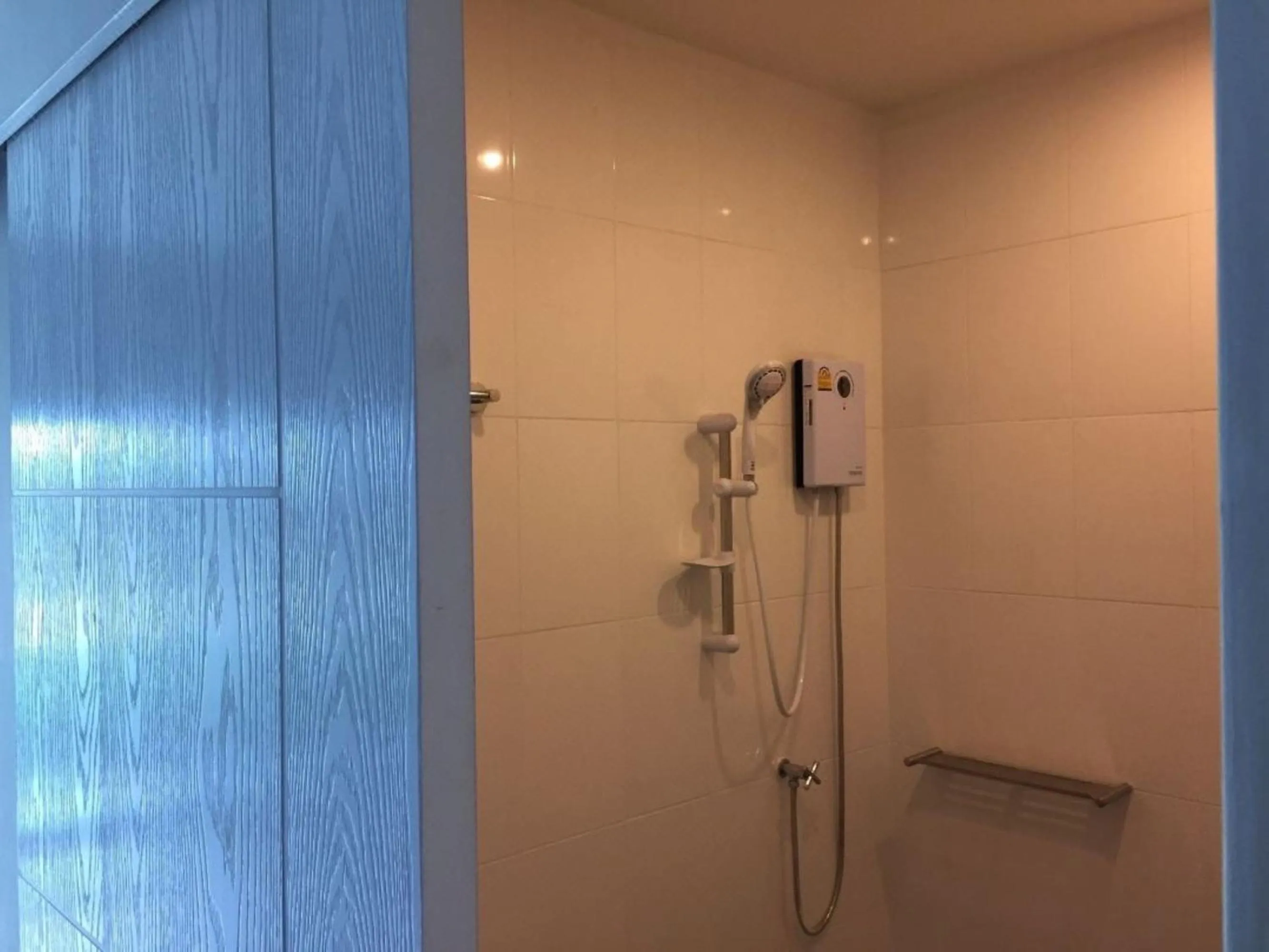 Bathroom in Big Buddha Hillside Hotel