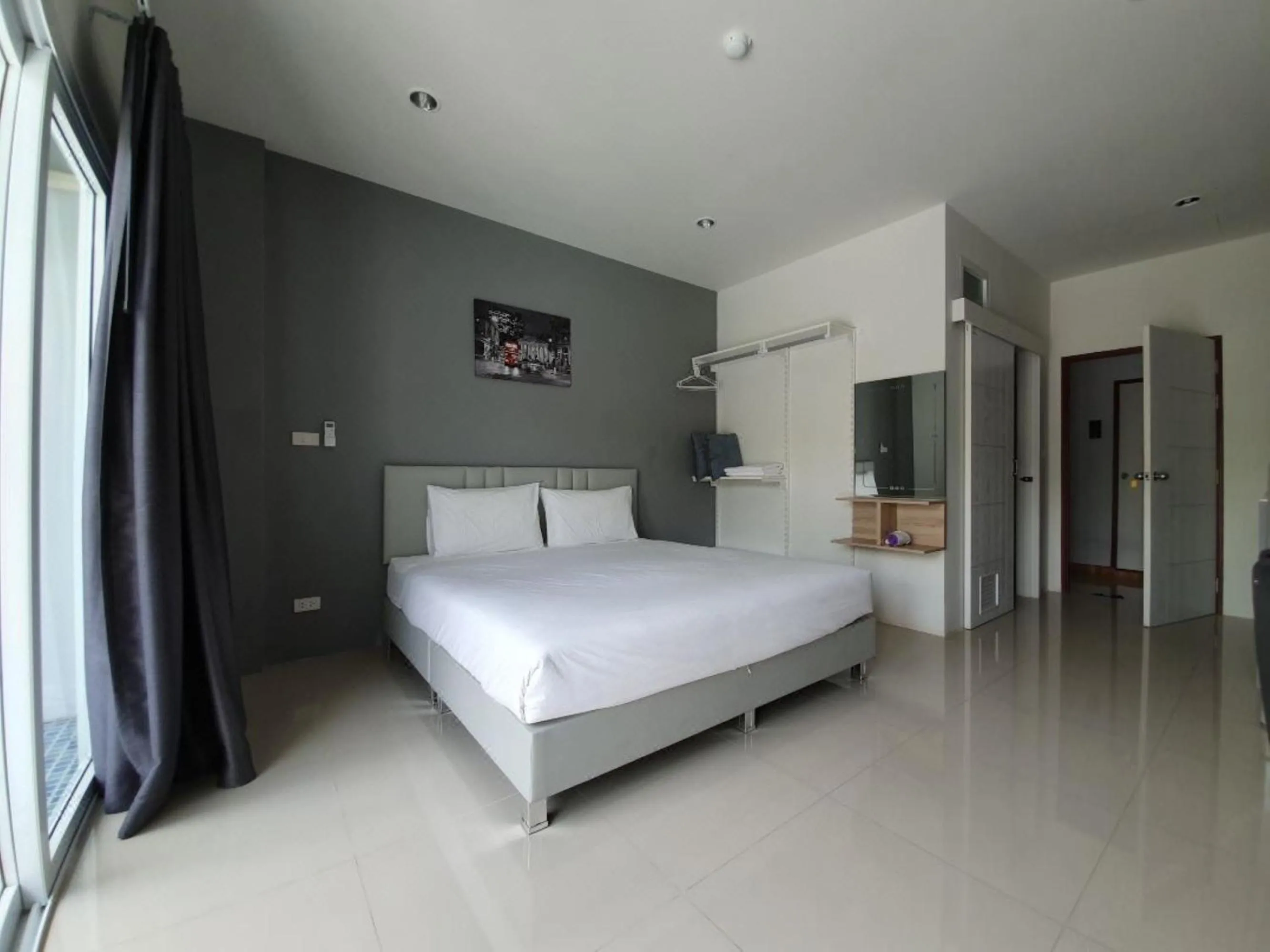 Bedroom, Bed in Big Buddha Hillside Hotel