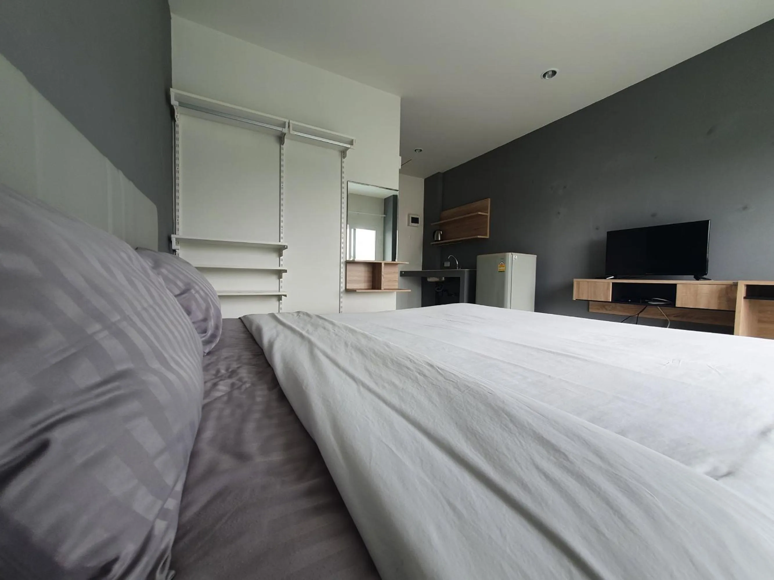 Bedroom, Bed in Big Buddha Hillside Hotel