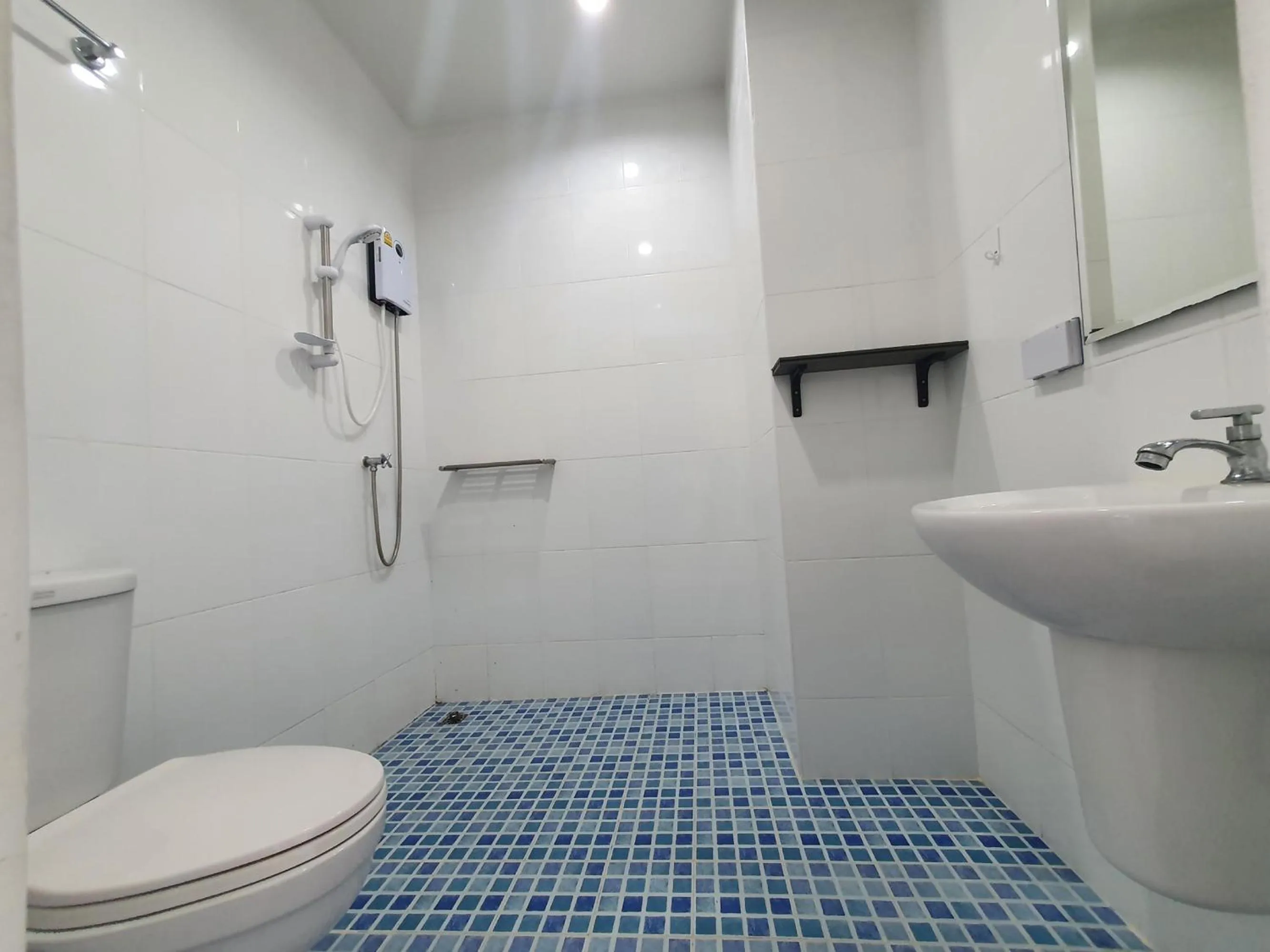 Bathroom in Big Buddha Hillside Hotel