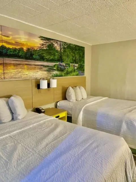 Bed in Days Inn by Wyndham Scranton PA