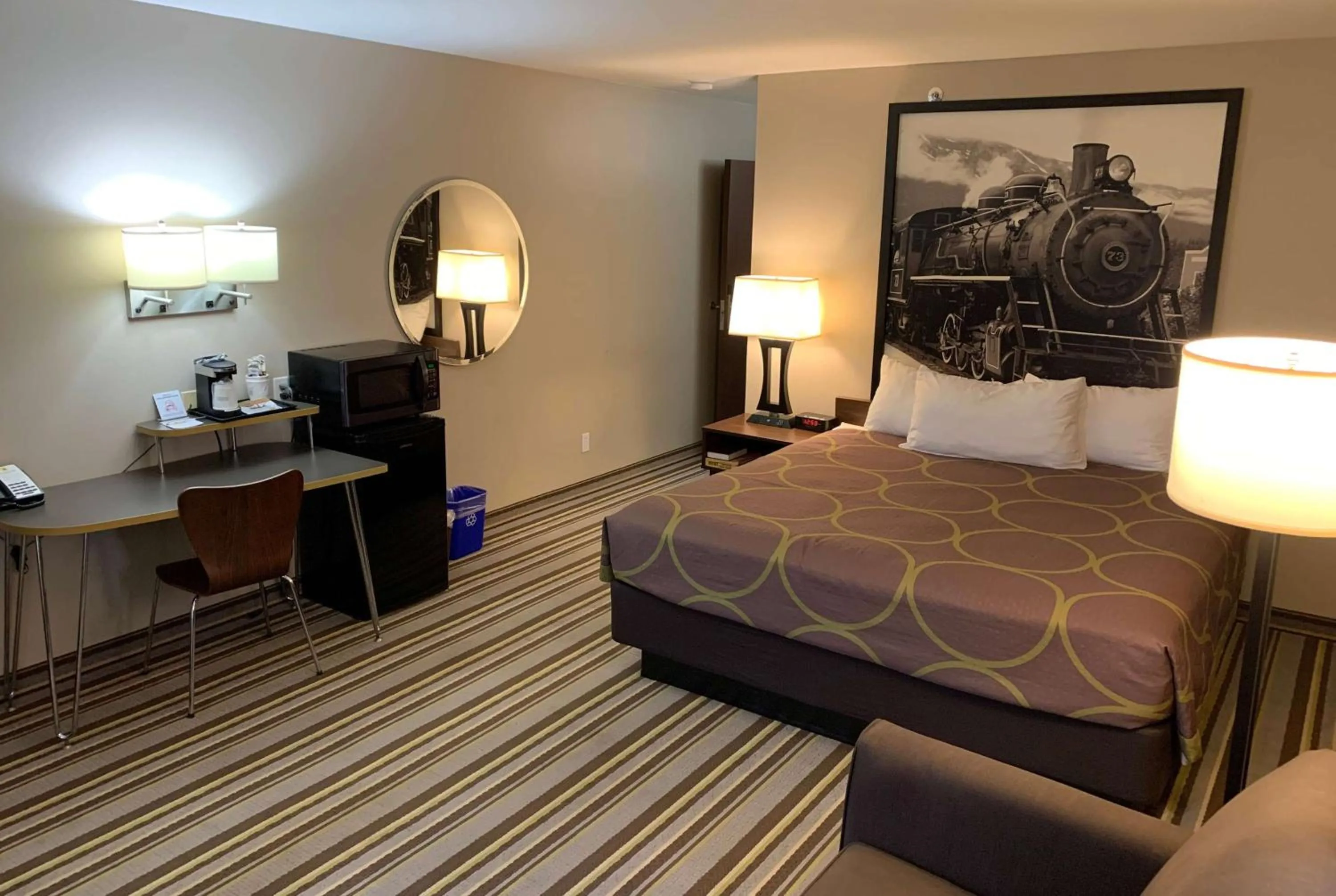 Photo of the whole room, Bed in Super 8 by Wyndham Durango