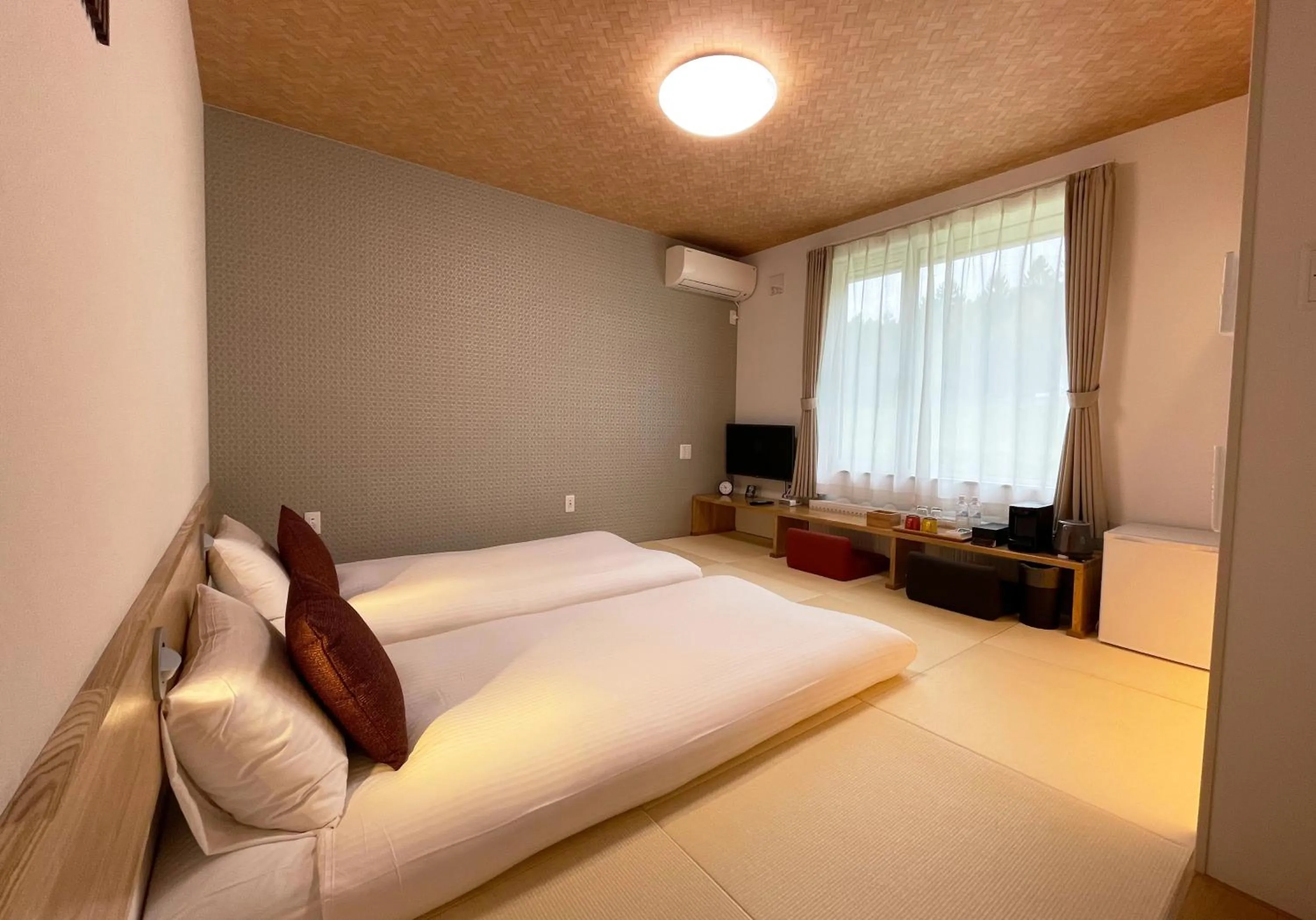 Property building, Bed in Hotel Hanafuji Inn