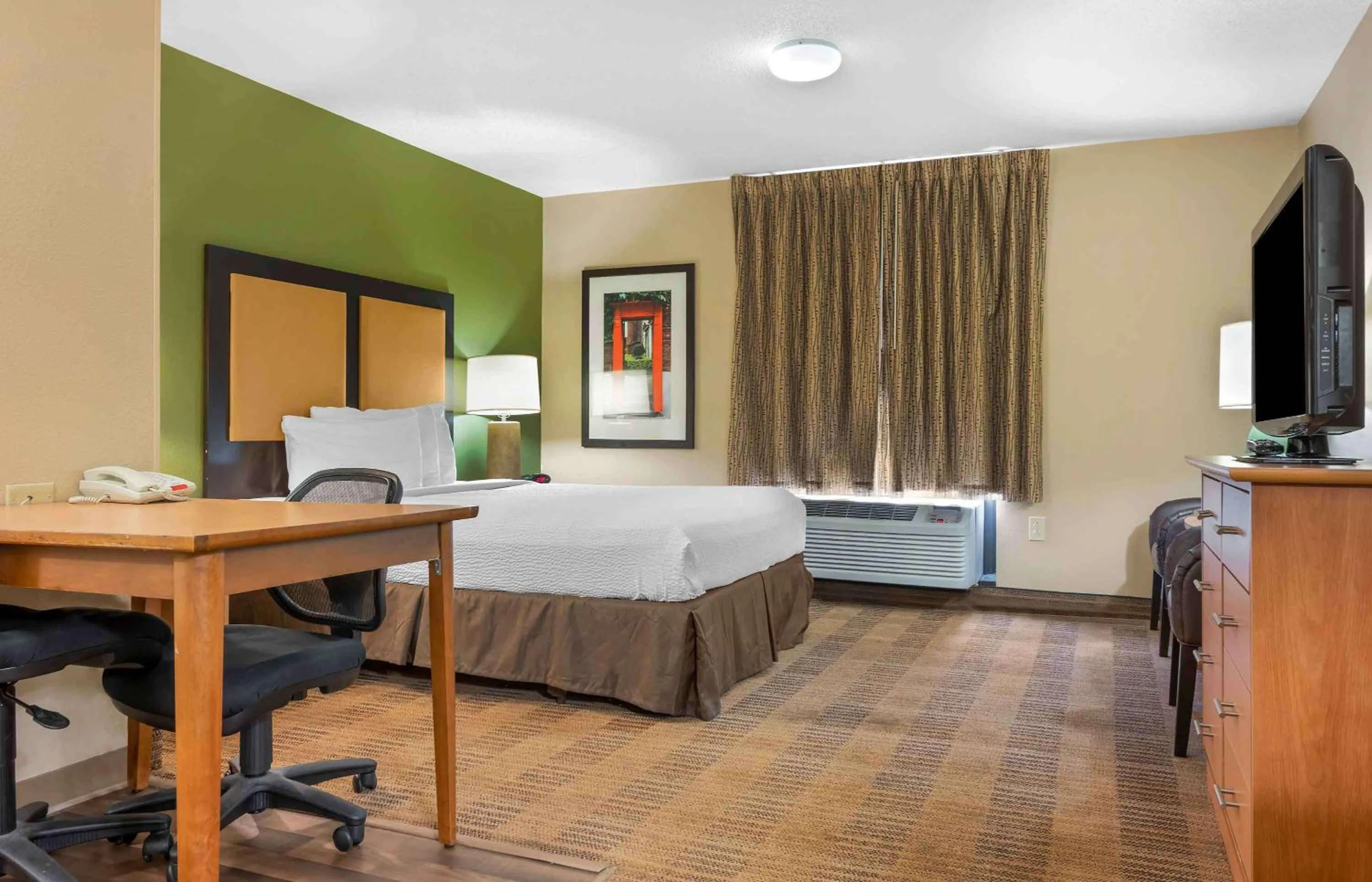 Bedroom, Bed in Extended Stay America Suites - Pittsburgh - Airport
