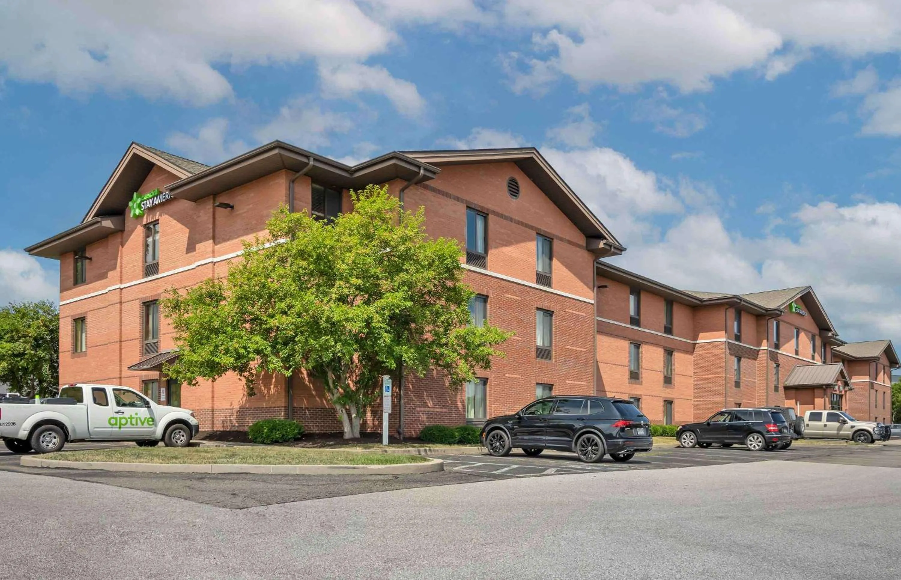 Property building in Extended Stay America Suites - Pittsburgh - Airport