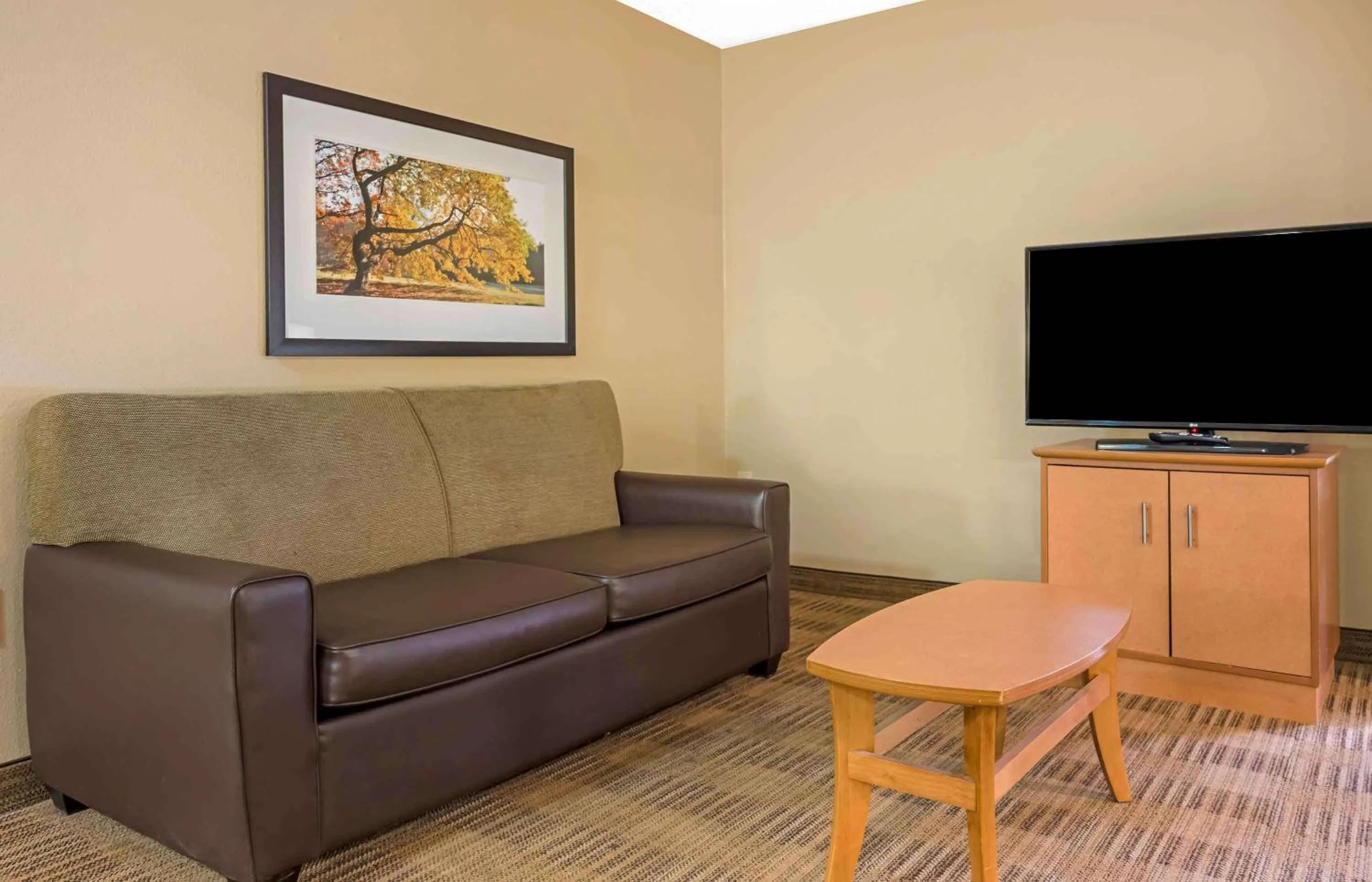 Bedroom in Extended Stay America Suites - Pittsburgh - Airport