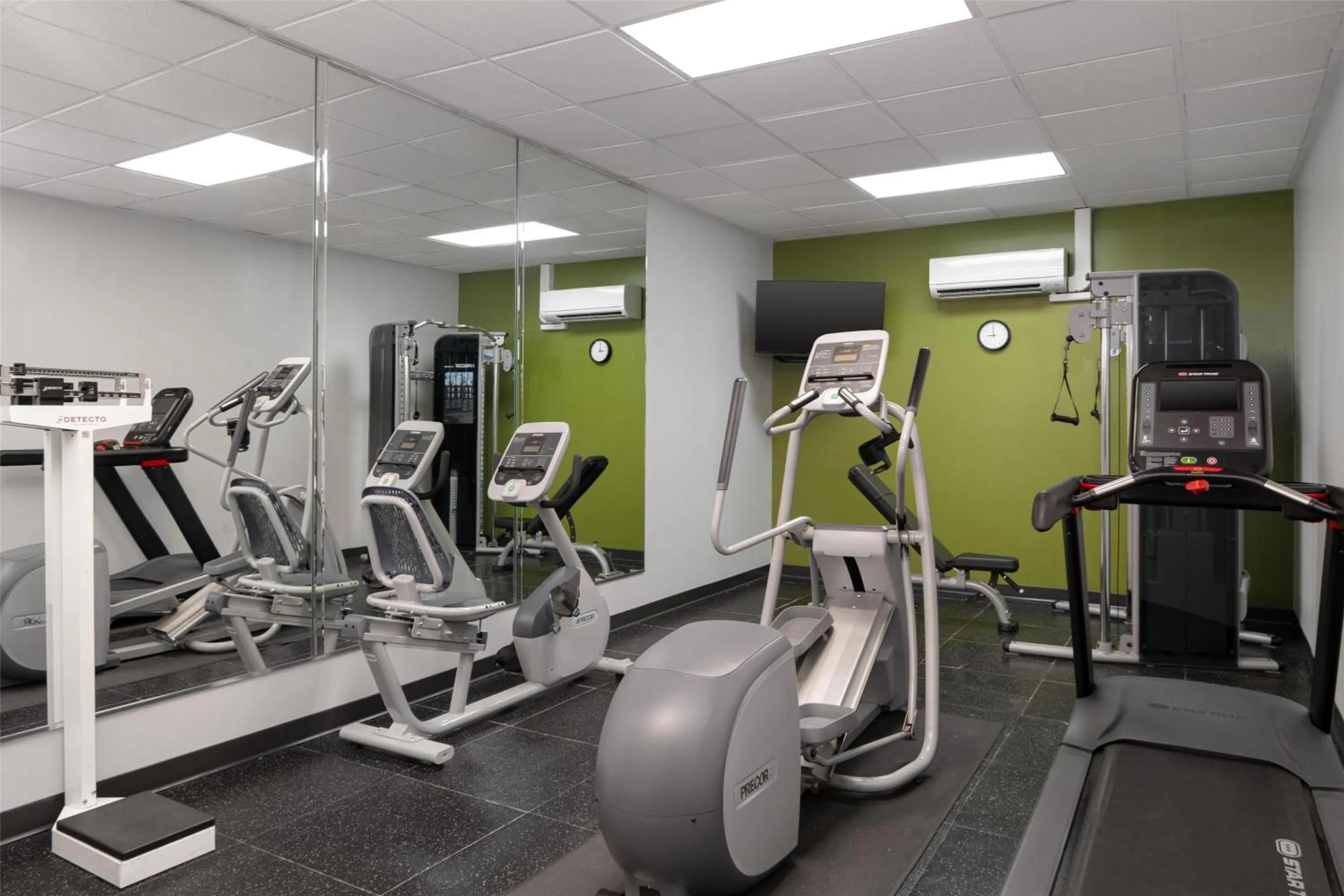 Fitness centre/facilities in Spark by Hilton Summerville