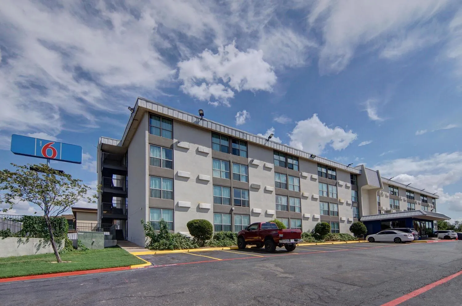 Property building in Motel 6-Fort Worth, TX - Downtown East