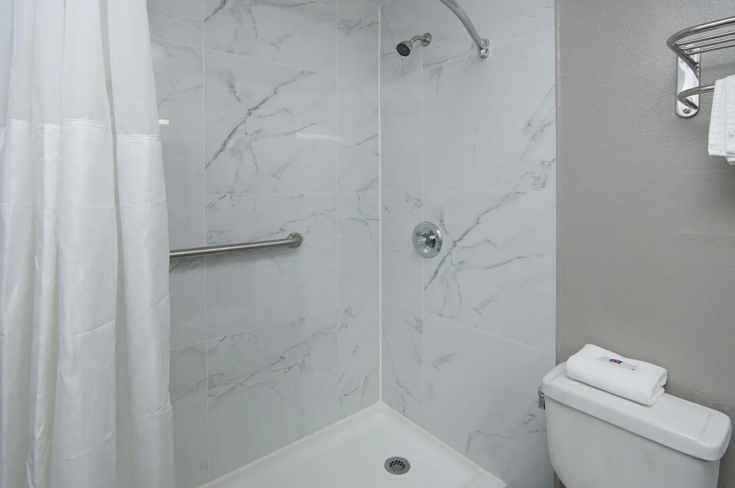 Bathroom in Motel 6-Fort Worth, TX - Downtown East