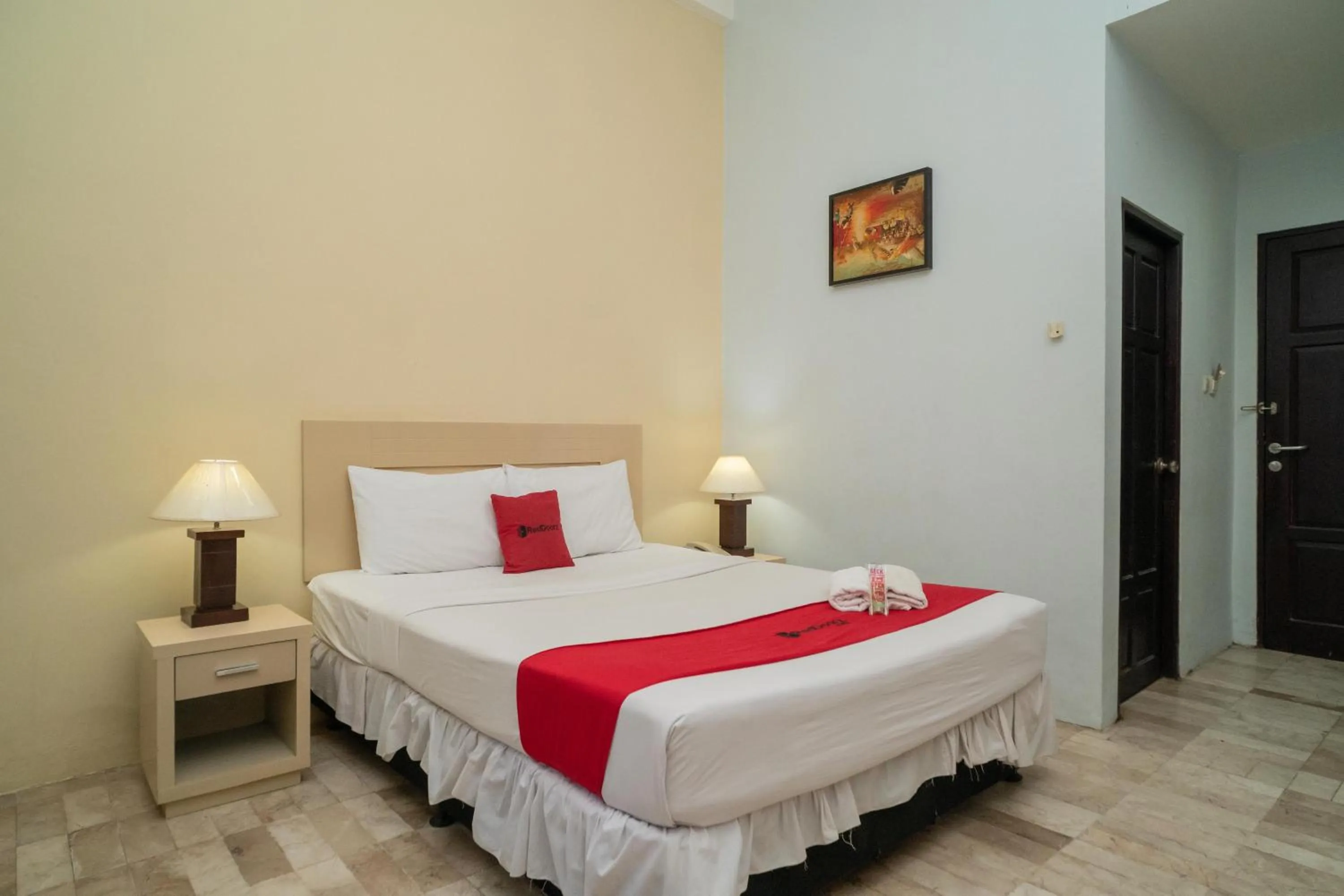 Bed in RedDoorz Plus near UIN Banjarmasin