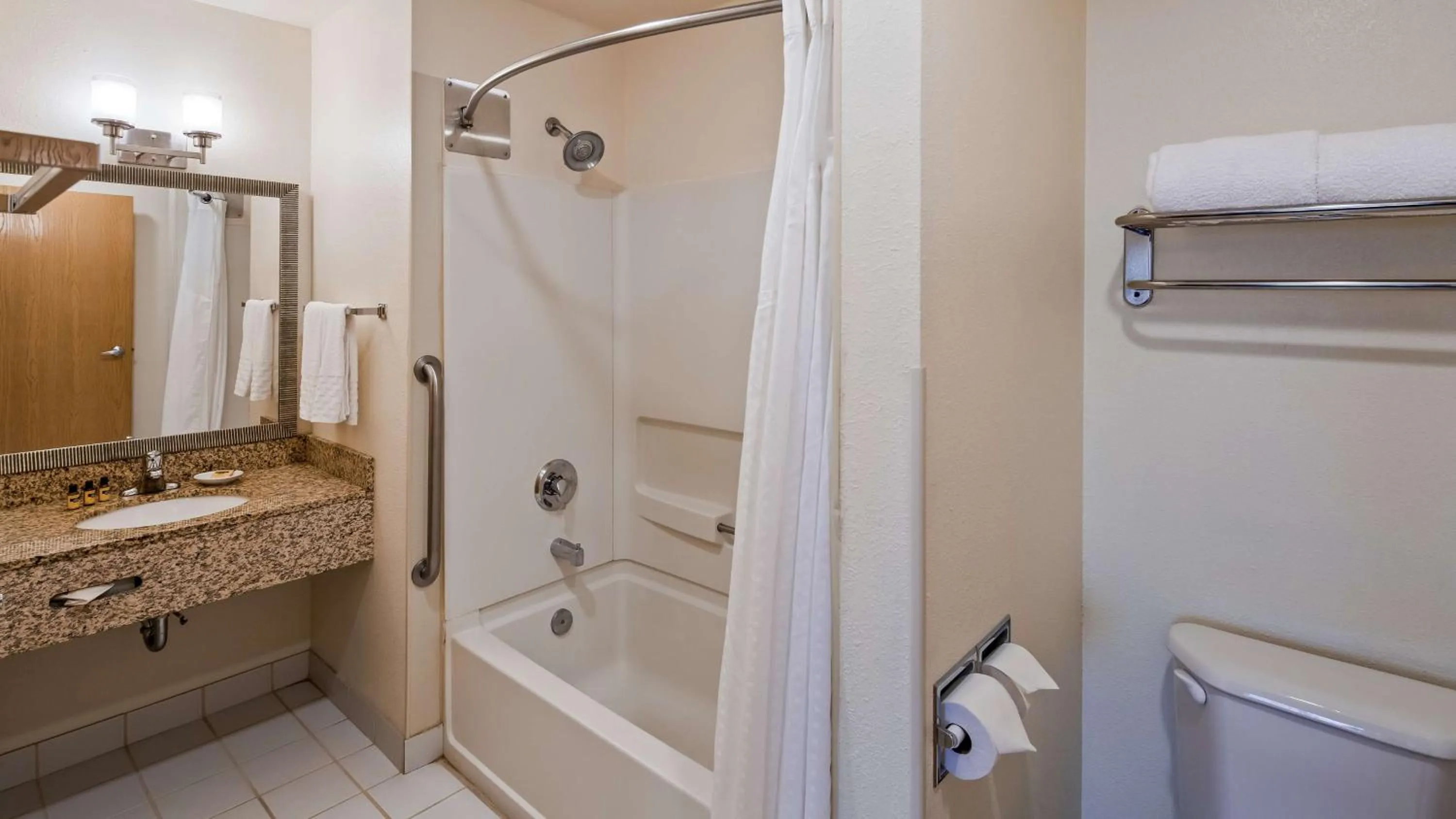Bathroom in Best Western Plus Peoria