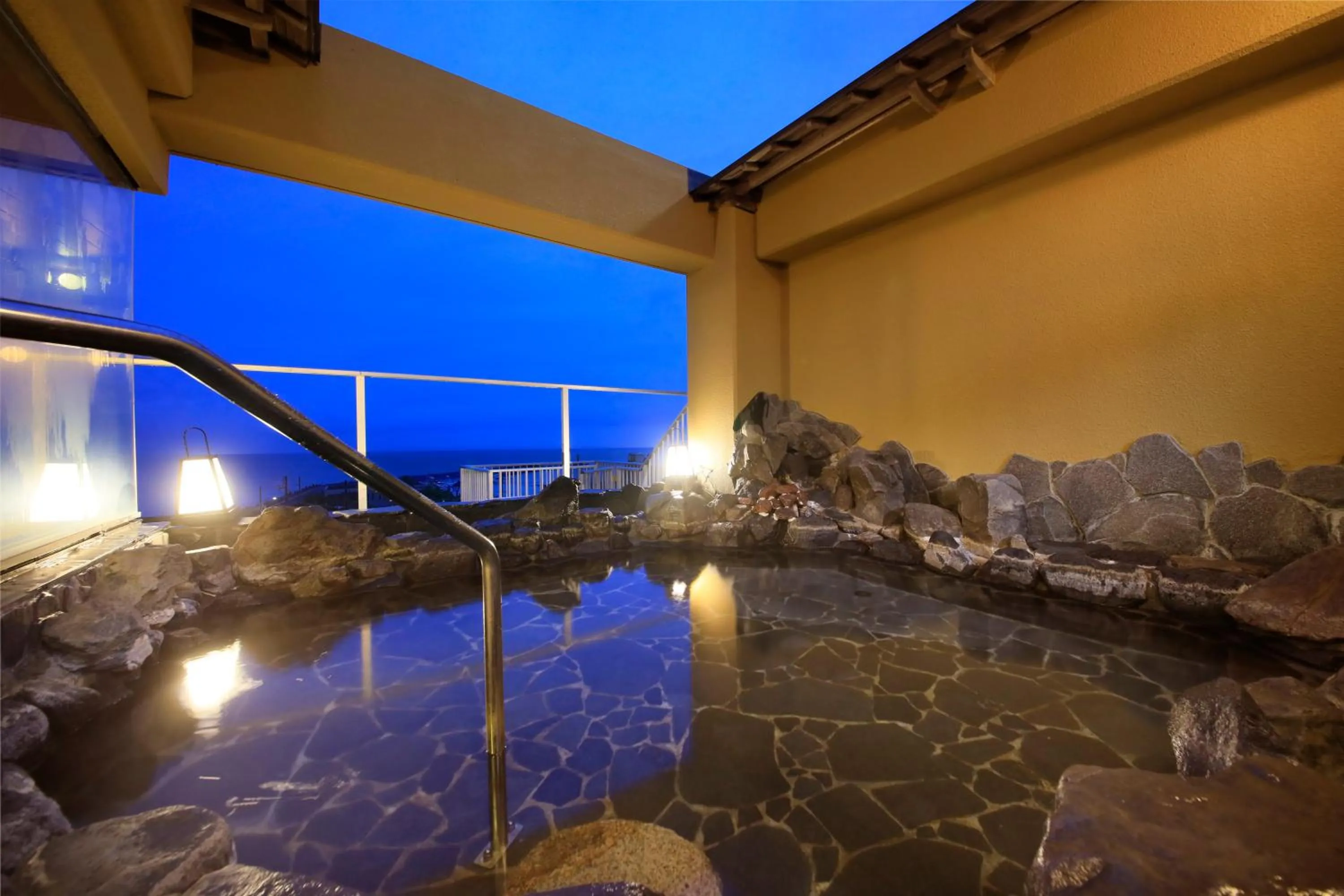 Hot Spring Bath in Yururi Nishiizu