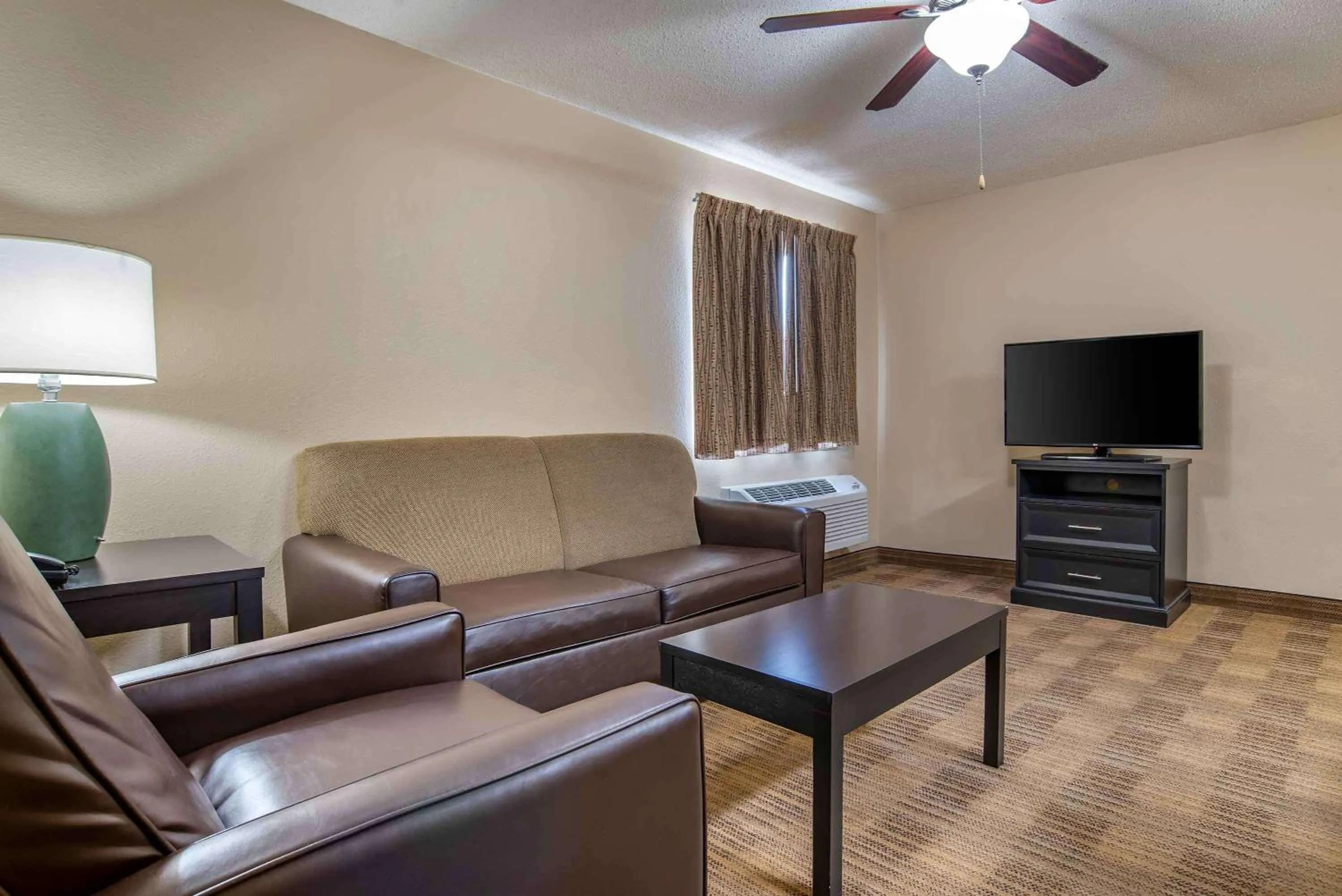 Bedroom in Extended Stay America Suites - Fort Worth - Fossil Creek