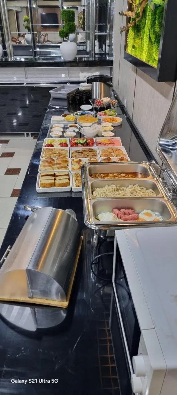 Breakfast in Maximum Hotel