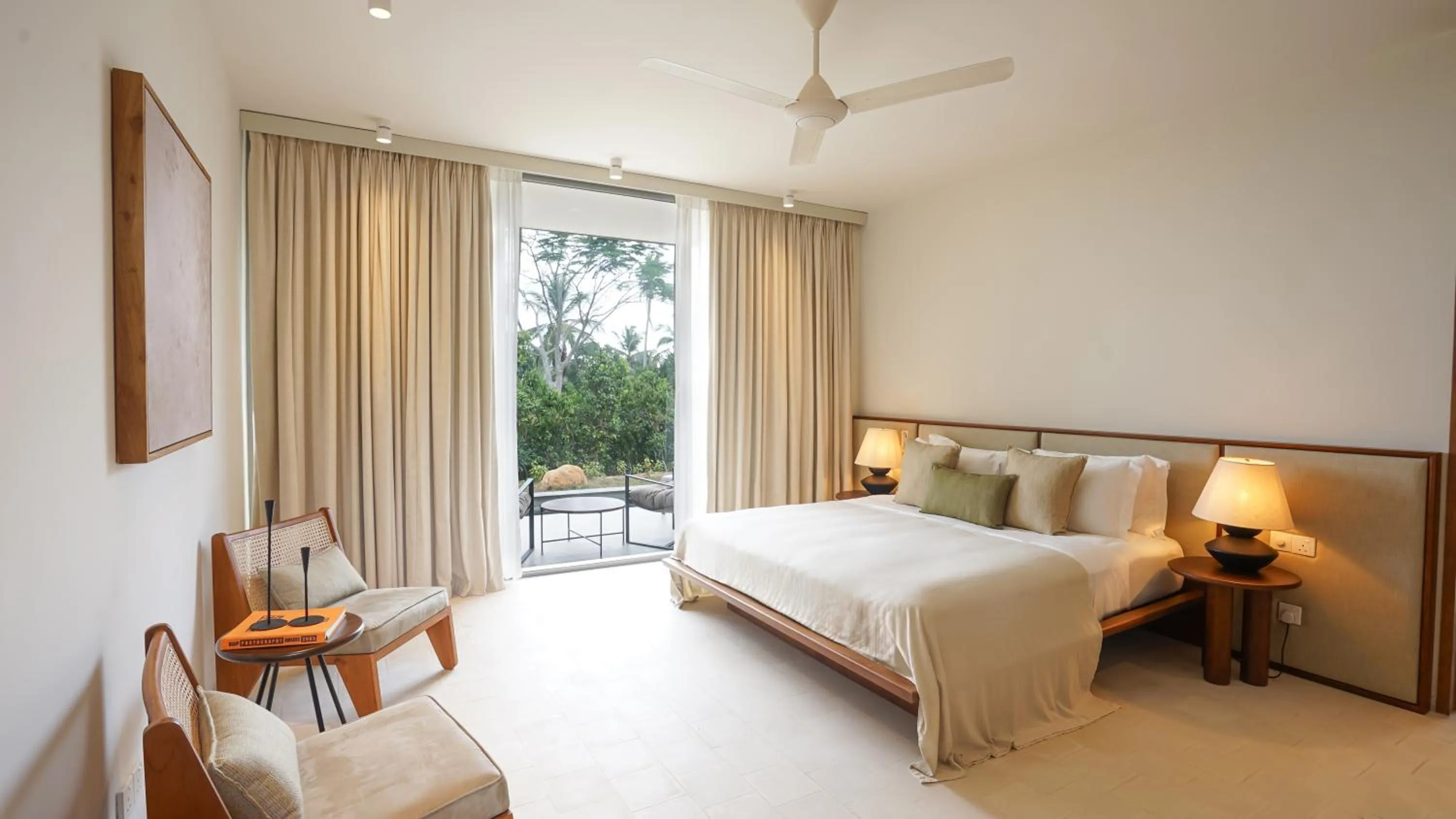 Bedroom, Bed in Tri Ahangama