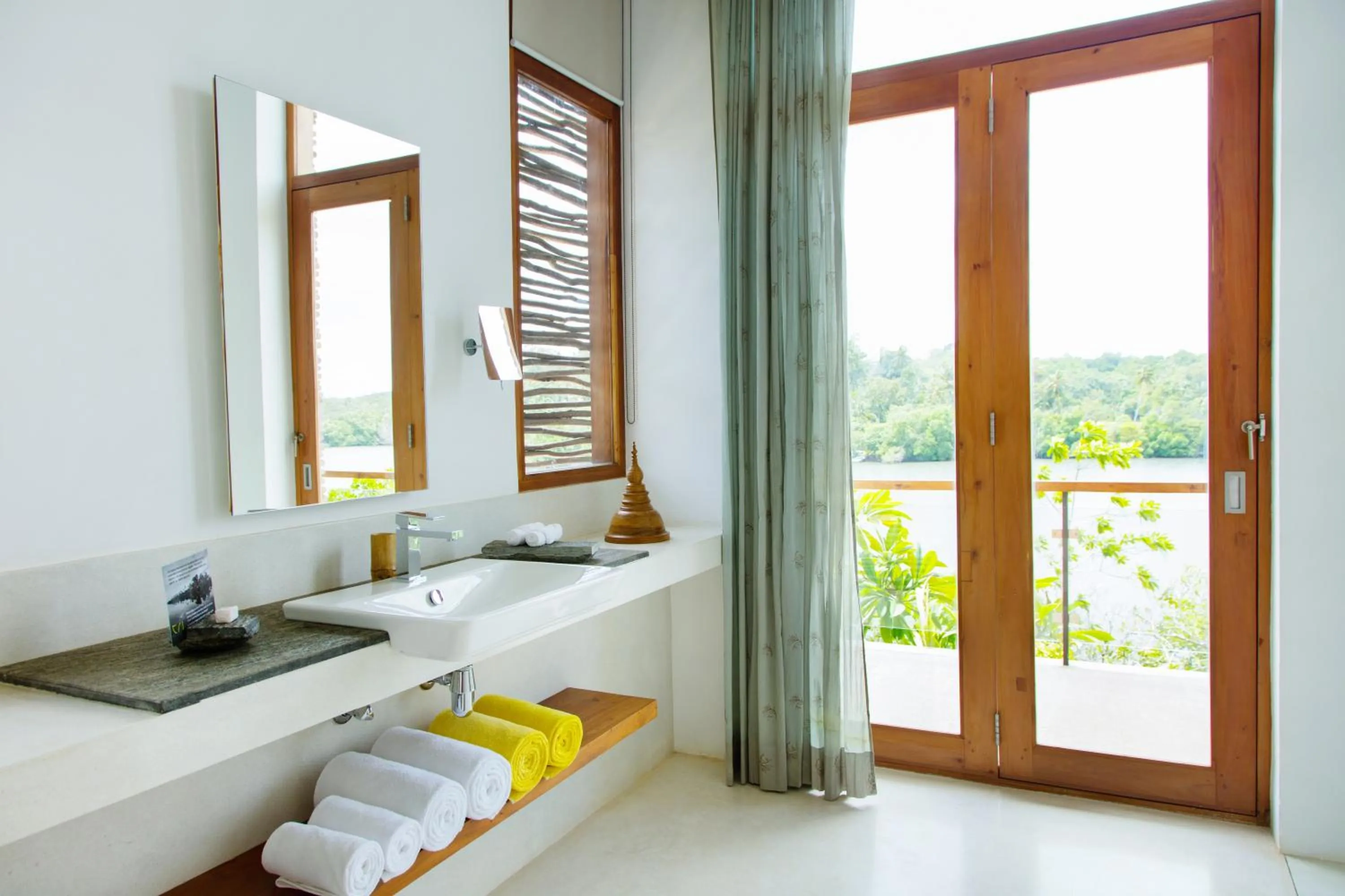 Bathroom in Tri Ahangama