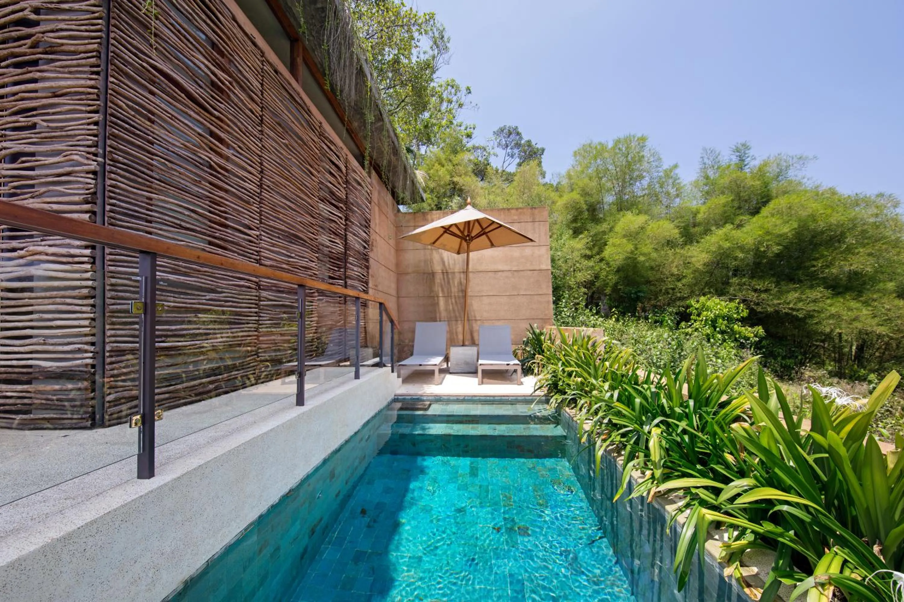 Pool view in Tri Ahangama